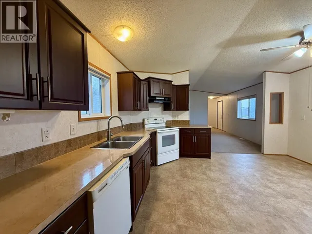 7926 85A AVENUE, Fort St. John 3