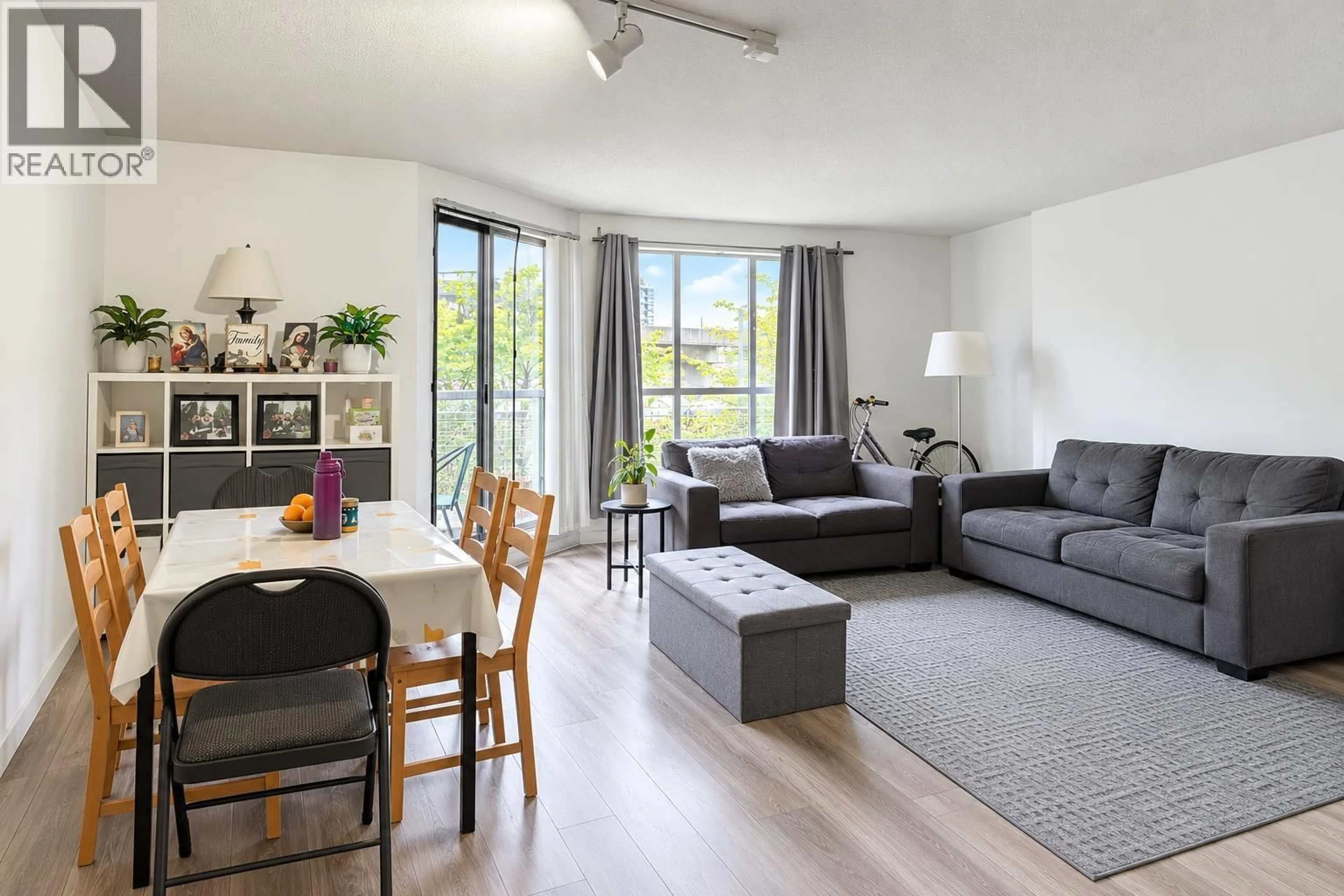 Living room with furniture, unknown for 205 - 3455 ASCOT PLACE, Vancouver British Columbia V5R6B7