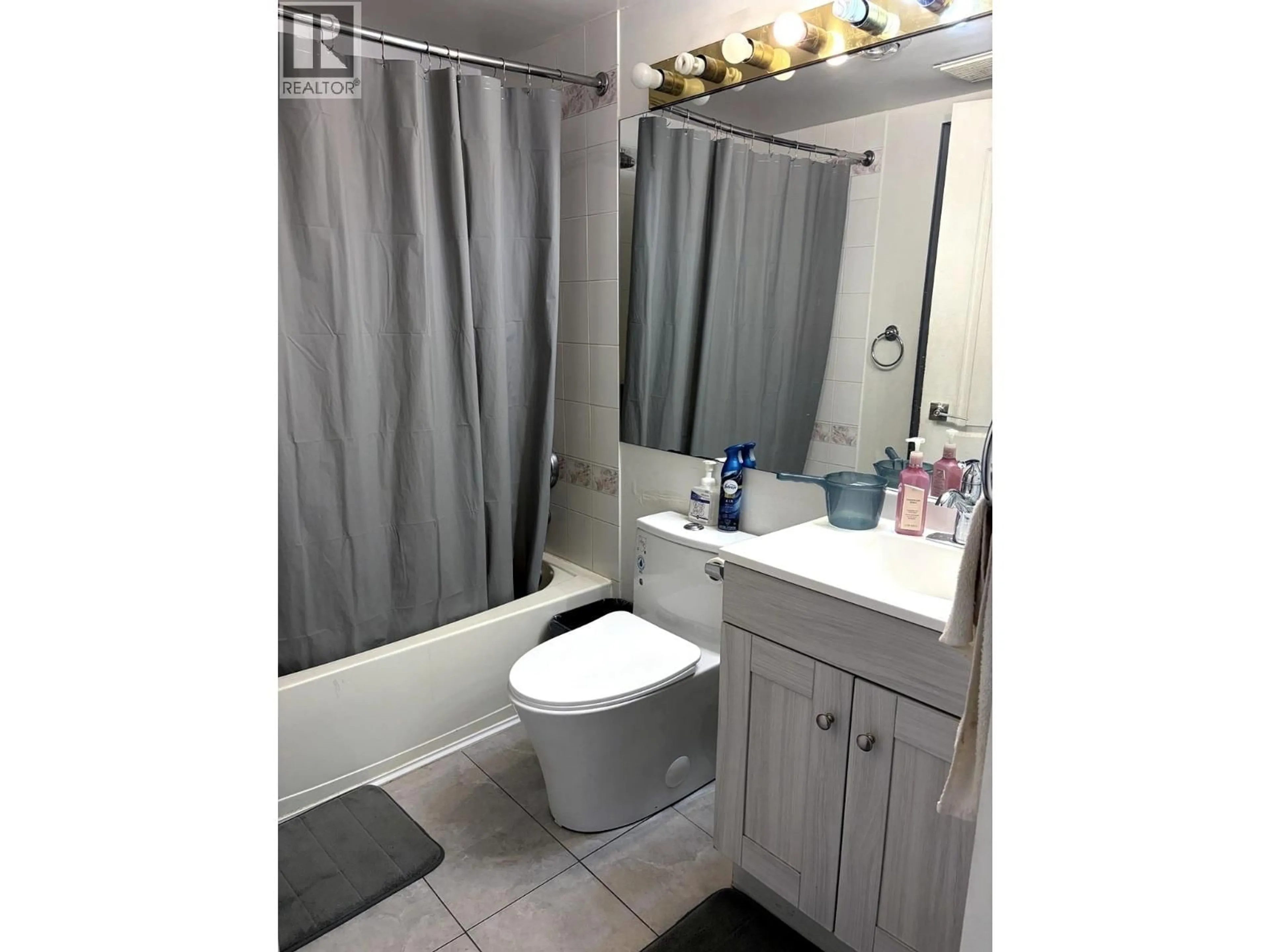 Standard bathroom, unknown for 205 - 3455 ASCOT PLACE, Vancouver British Columbia V5R6B7