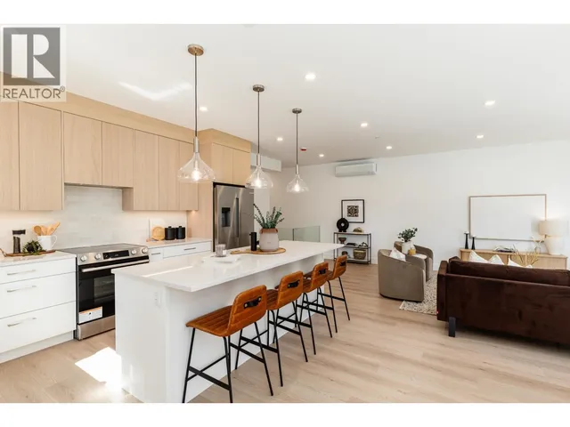 2 - 2098 CRUMPIT WOODS DRIVE, Squamish 5