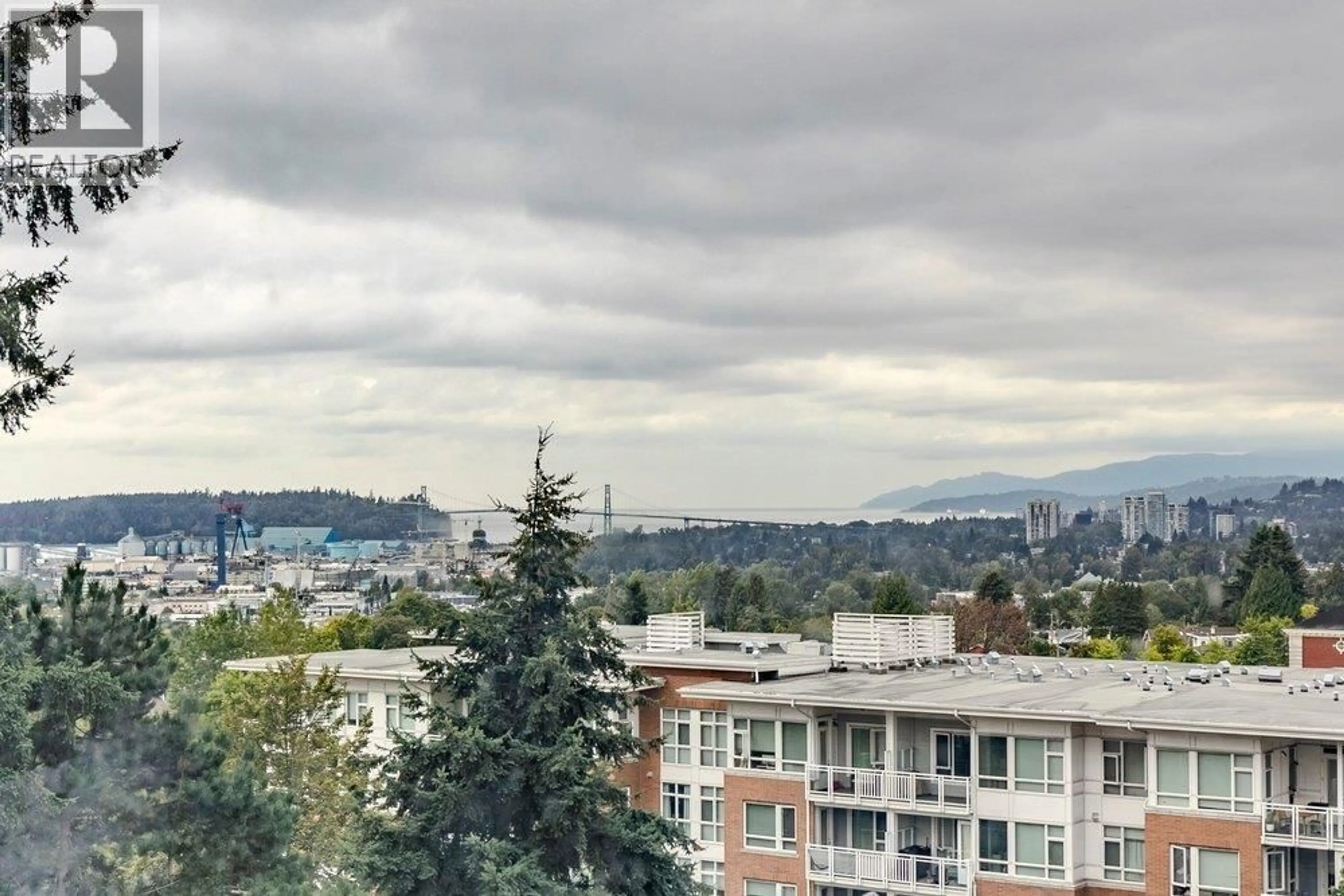 Blurry image for 606 - 160 KEITH ROAD, North Vancouver British Columbia V7M3M2