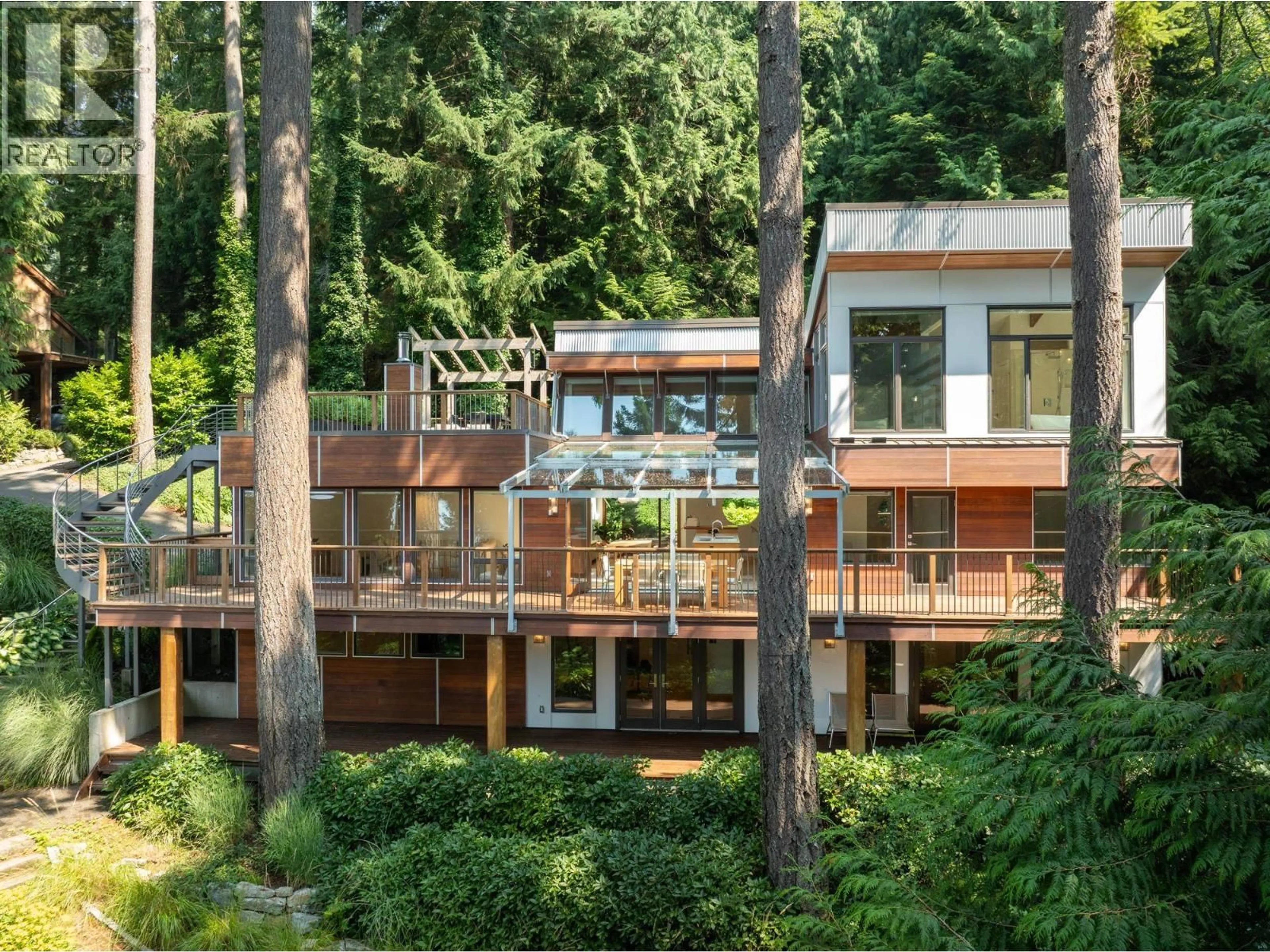 Home with brick exterior material, forest/trees view for 170 SUNSET DRIVE, Lions Bay British Columbia V0N2E0