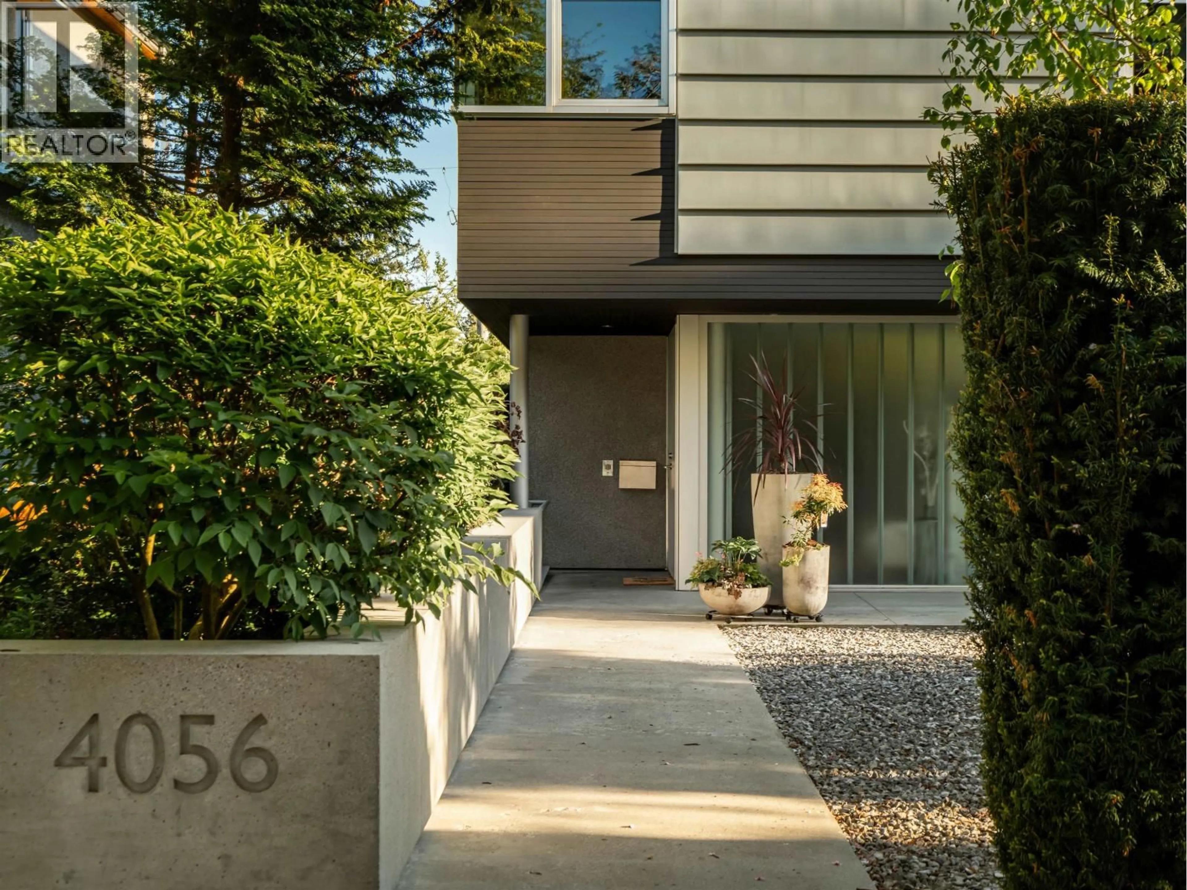 Indoor entryway for 4056 36TH AVENUE, Vancouver British Columbia V6N2S9