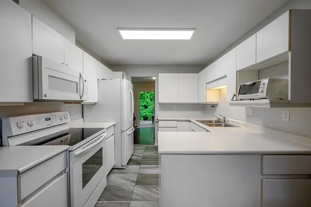 112 - 10250 155A STREET, Surrey 3
