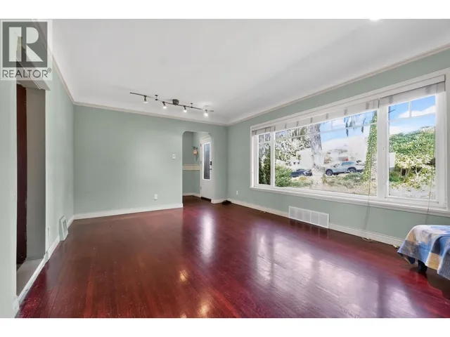 341 24TH STREET, North Vancouver 5