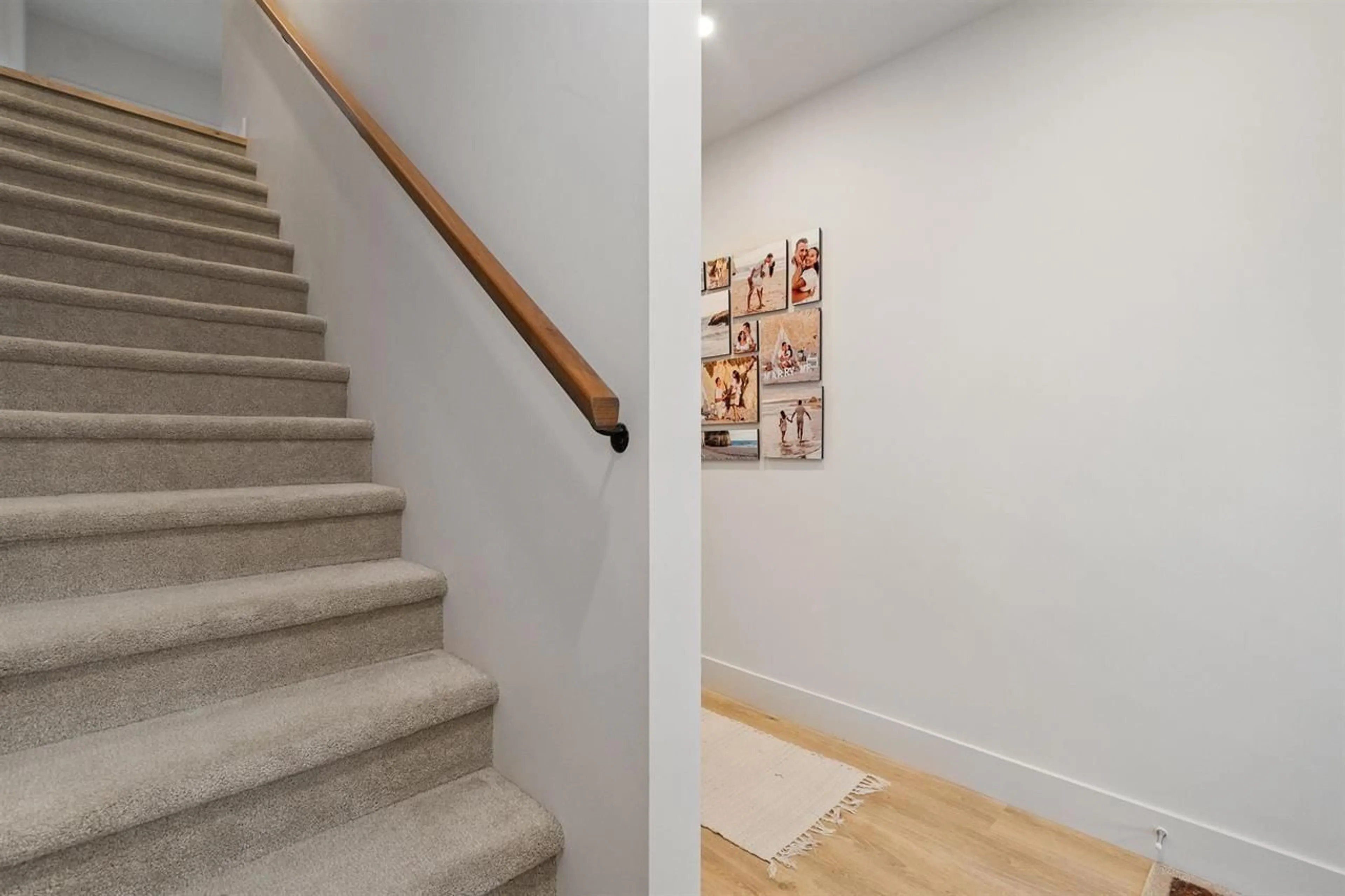 Stairs for 38 - 1928 WOODSIDE BOULEVARD, Agassiz British Columbia V0M1A1