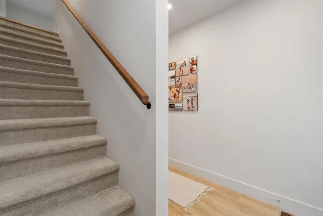 38 - 1928 WOODSIDE BOULEVARD, Agassiz 5