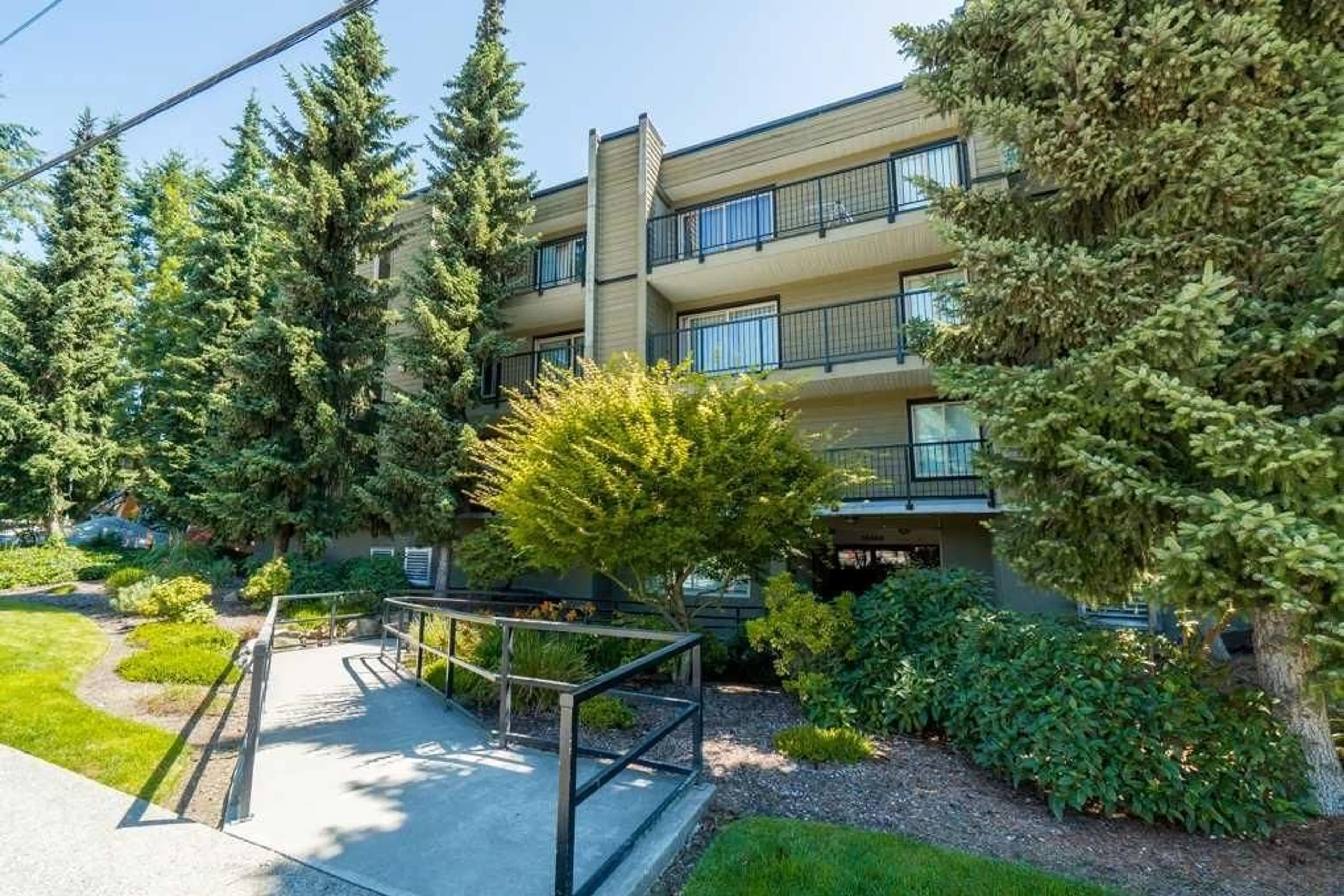 Patio, unknown for 107 - 10468 148TH STREET, Surrey British Columbia V3R8T1