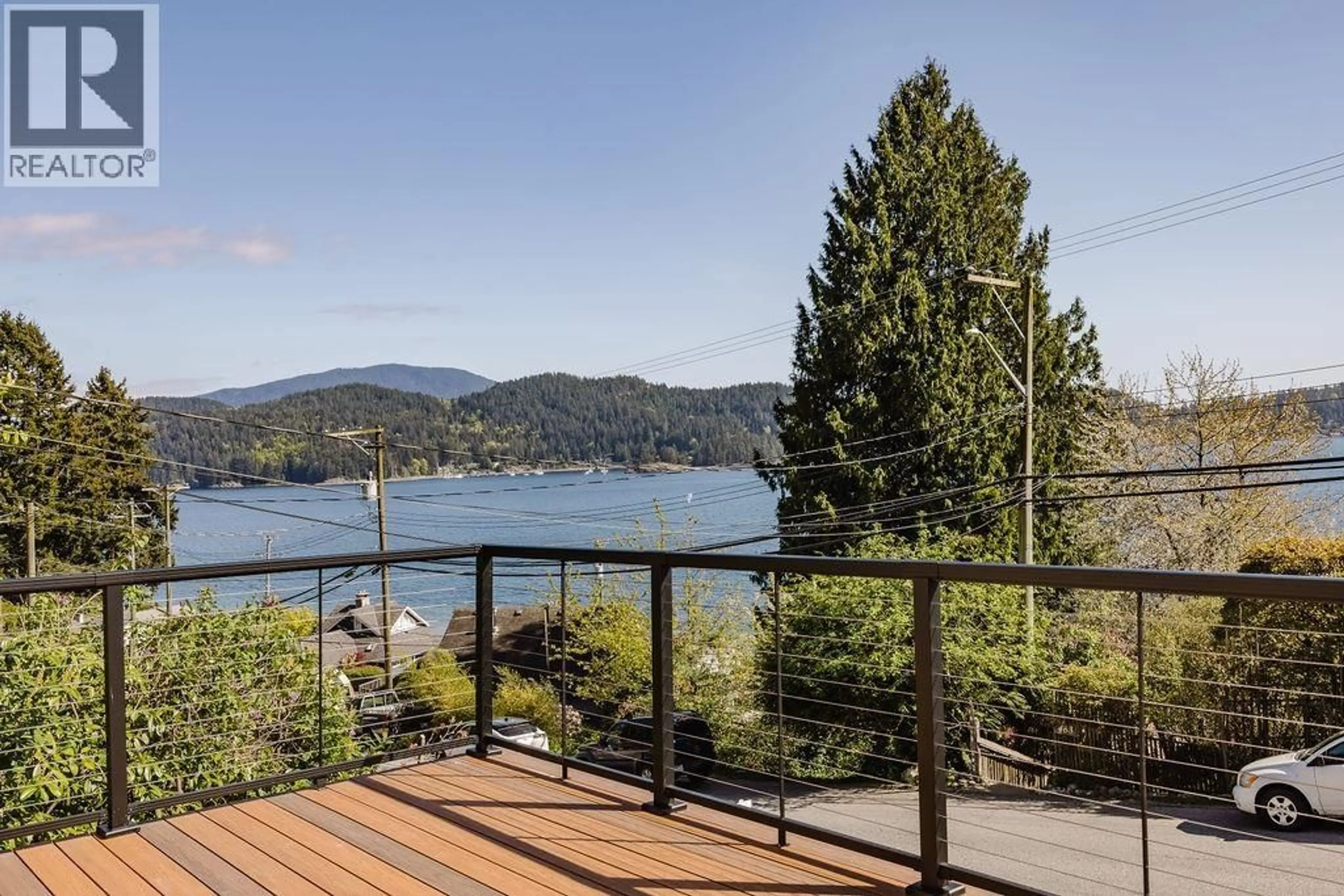 Patio, water/lake/river/ocean view for 462 CENTRAL AVENUE, Gibsons British Columbia V0N1V1