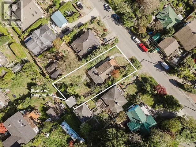 462 CENTRAL AVENUE, Gibsons 4