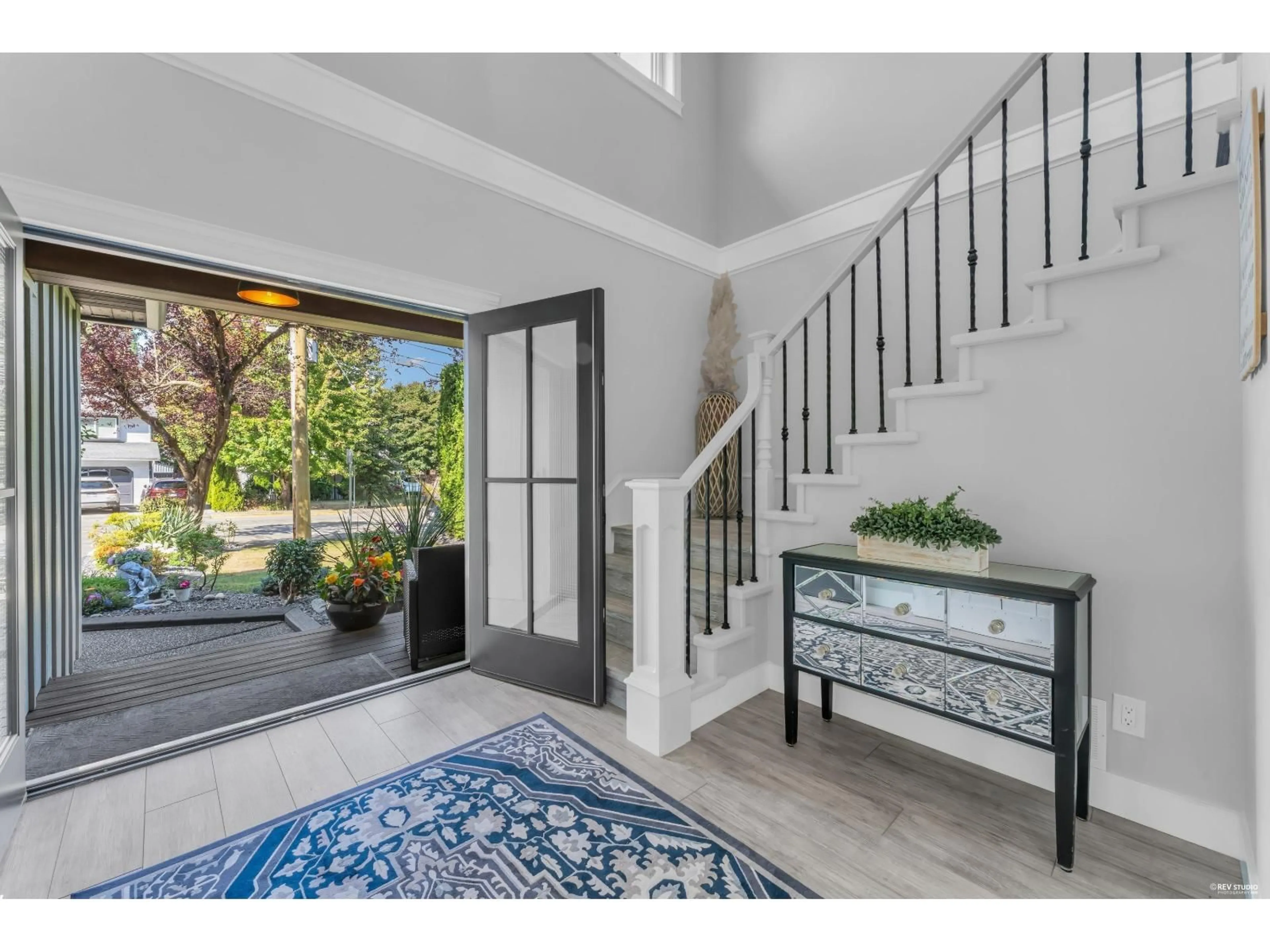 Indoor entryway for 9432 210 STREET, Langley British Columbia V1M1W2