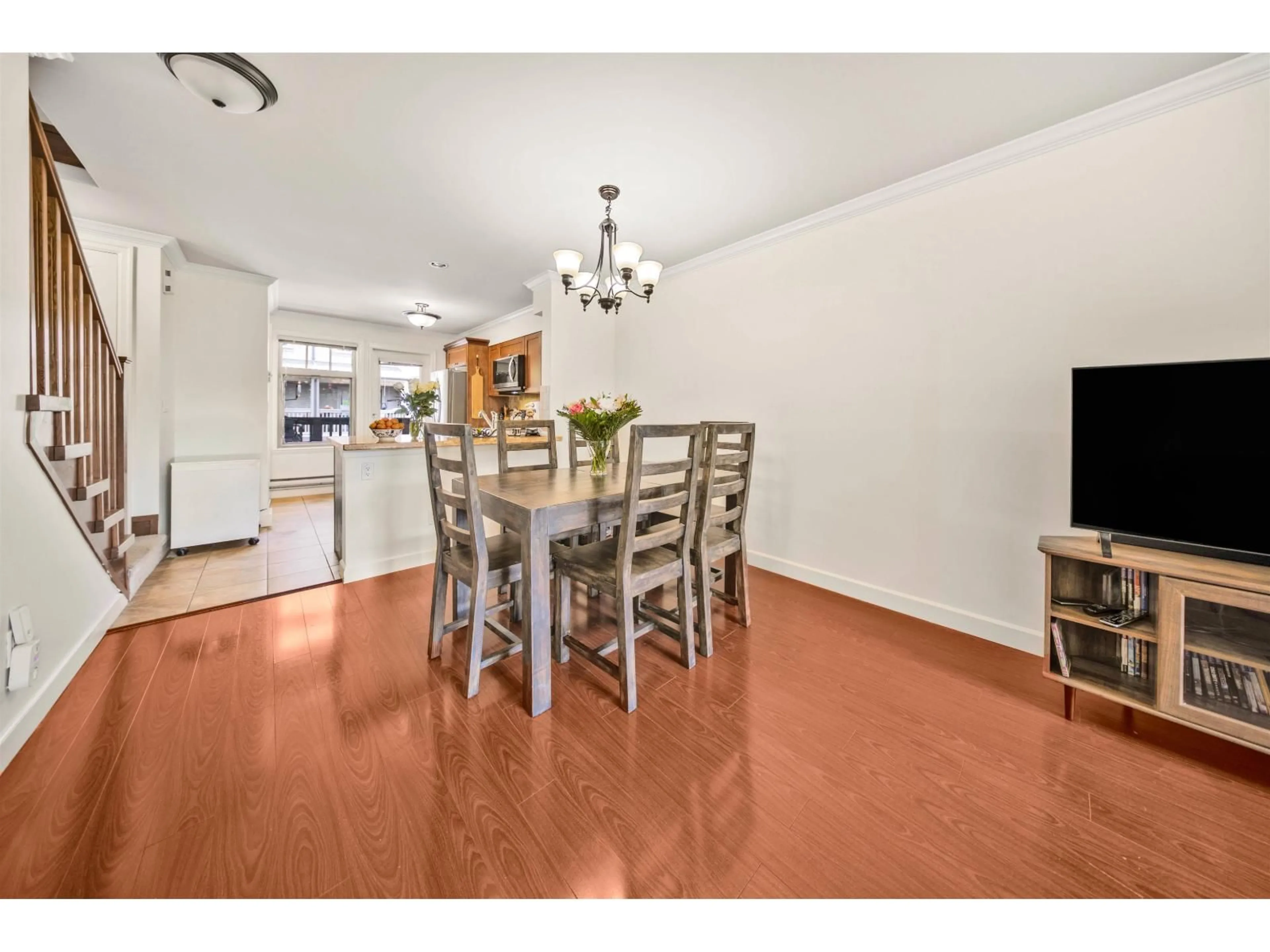 Dining room, wood/laminate floor for 22 - 6238 192 STREET, Surrey British Columbia V3S0S2