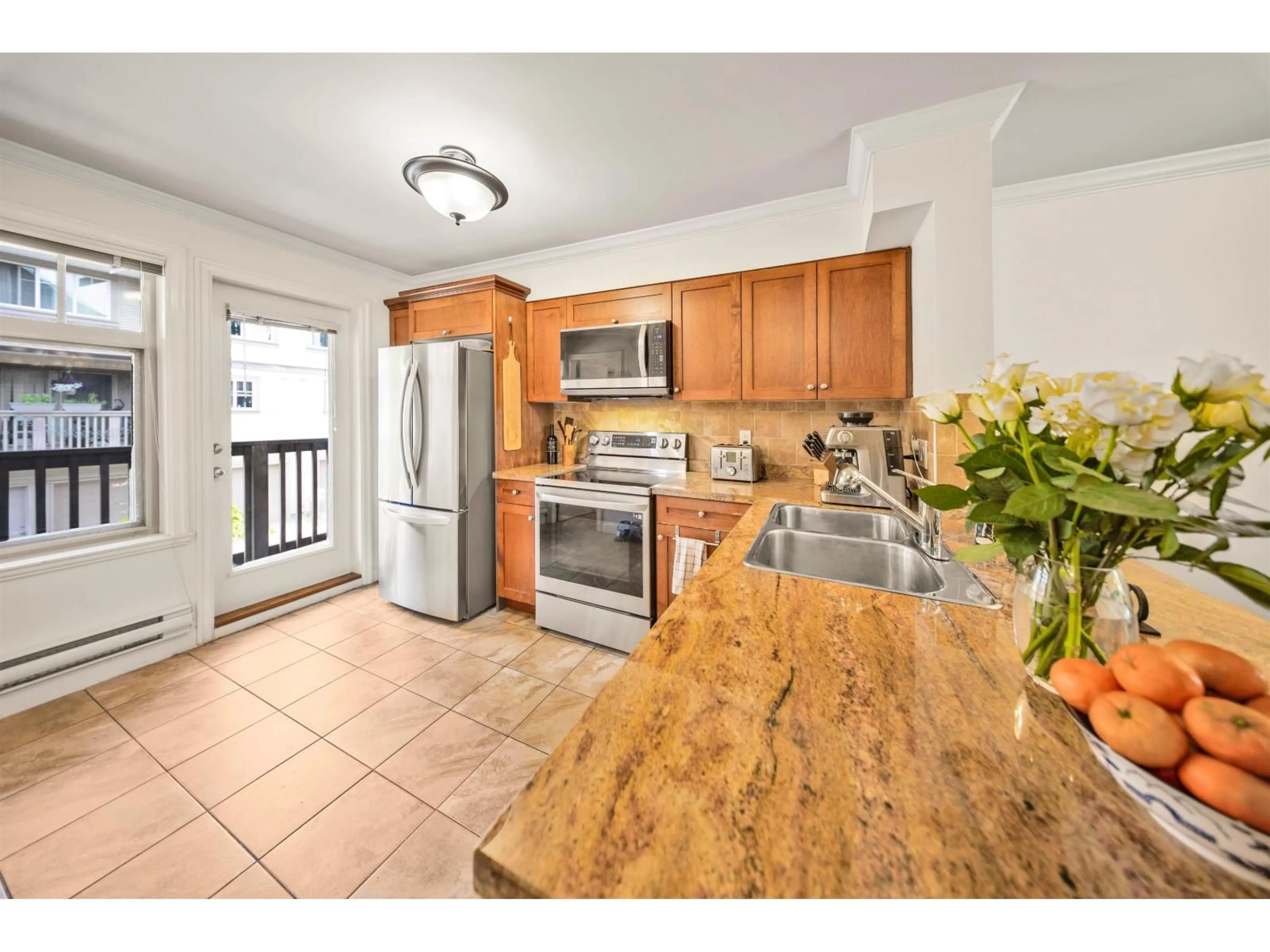 Standard kitchen, ceramic/tile floor for 22 - 6238 192 STREET, Surrey British Columbia V3S0S2