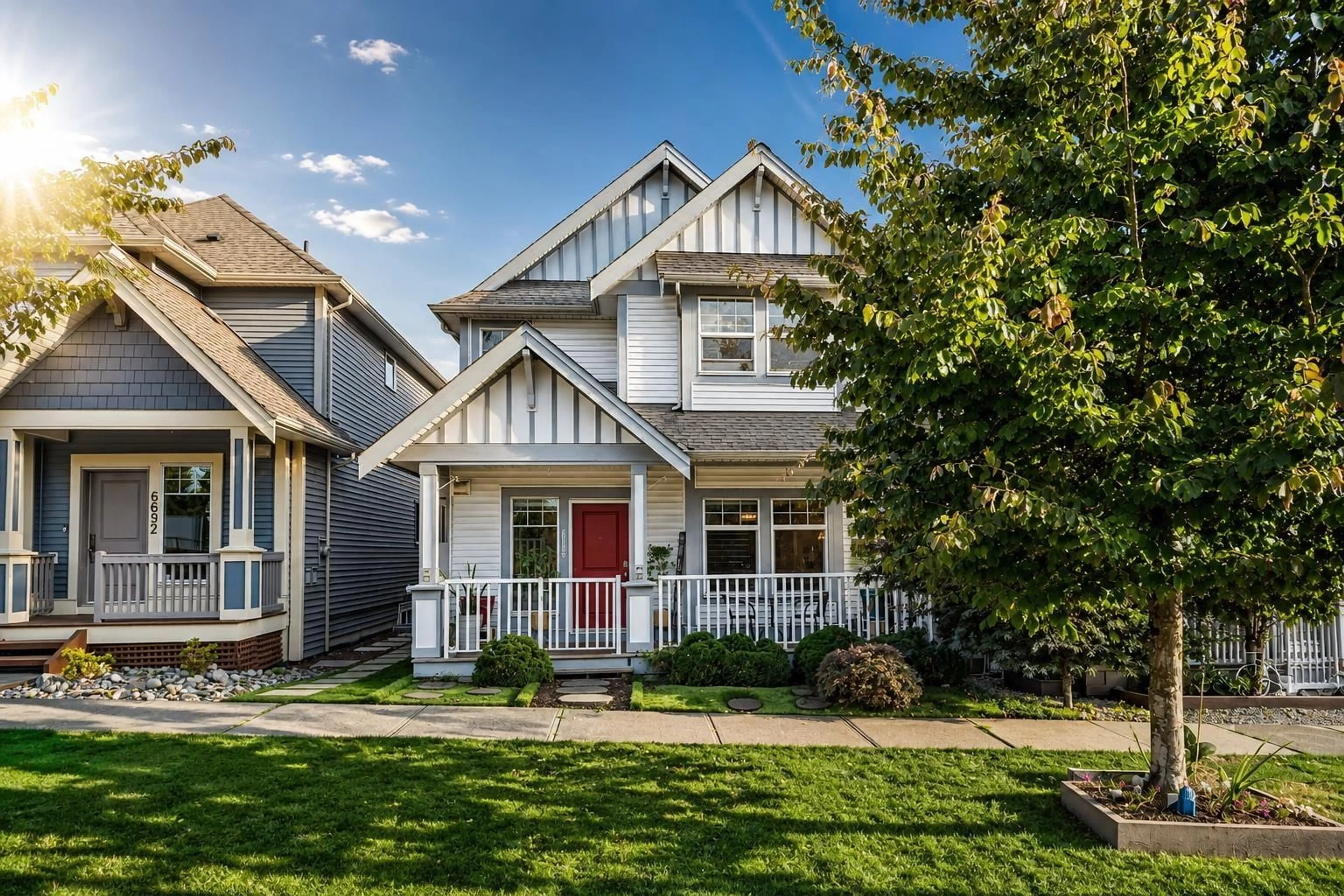 Home with vinyl exterior material, street for 6686 192 STREET, Surrey British Columbia V4N5X3