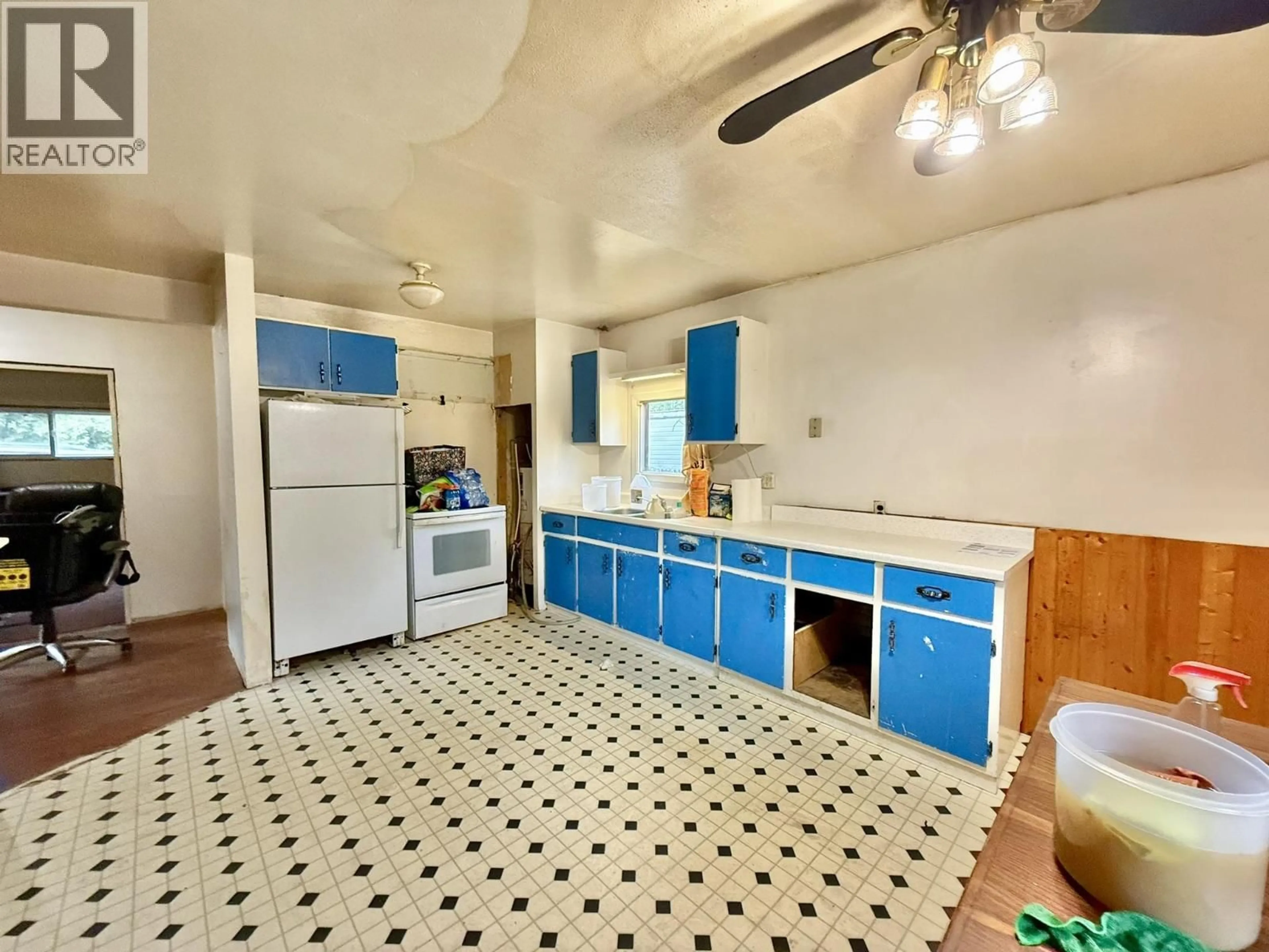Standard kitchen, ceramic/tile floor for 356 BAKER DRIVE, Quesnel British Columbia V2J1T9