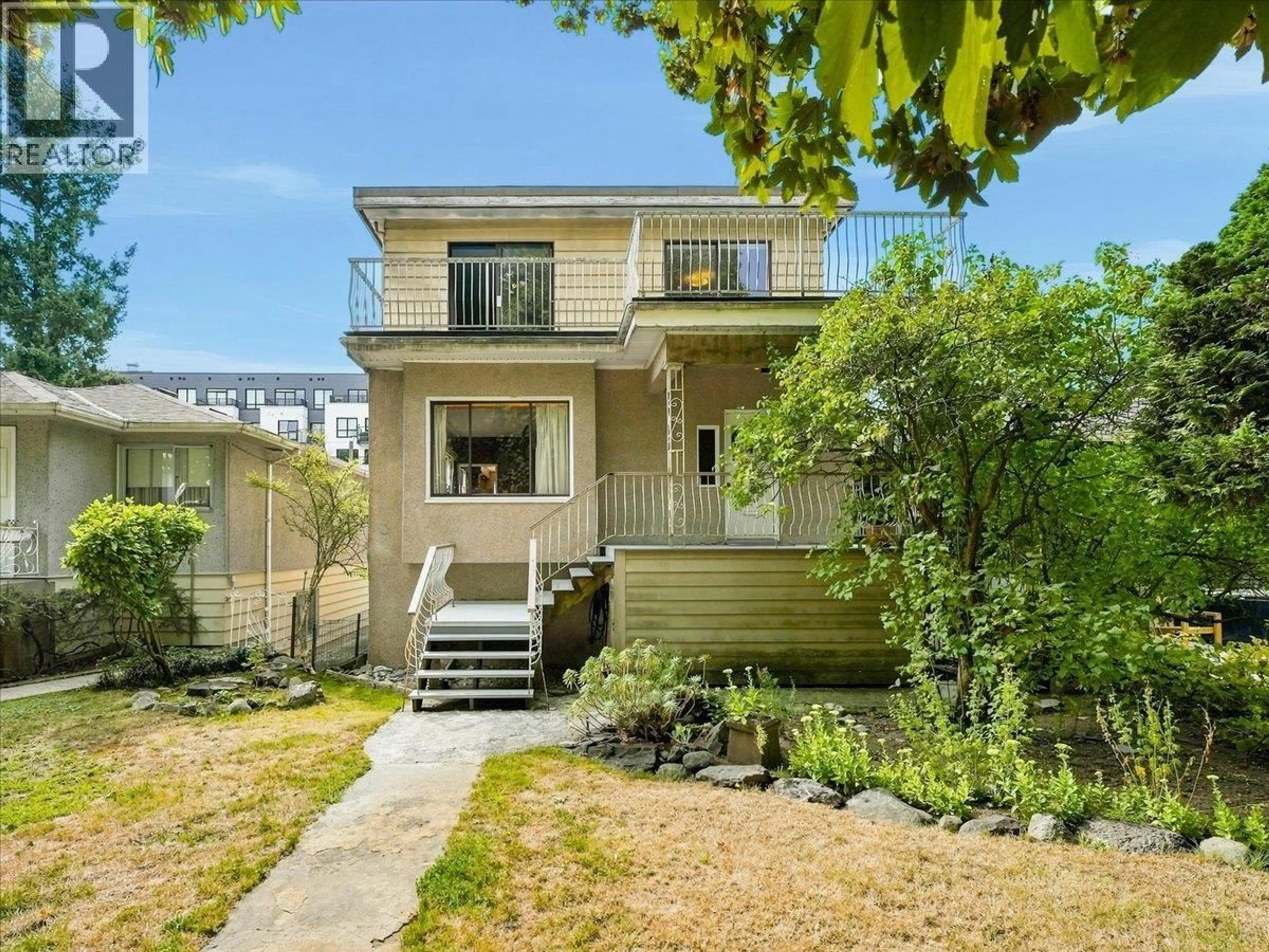 Home with vinyl exterior material, street for 2206 8TH AVENUE, Vancouver British Columbia V5N1V5