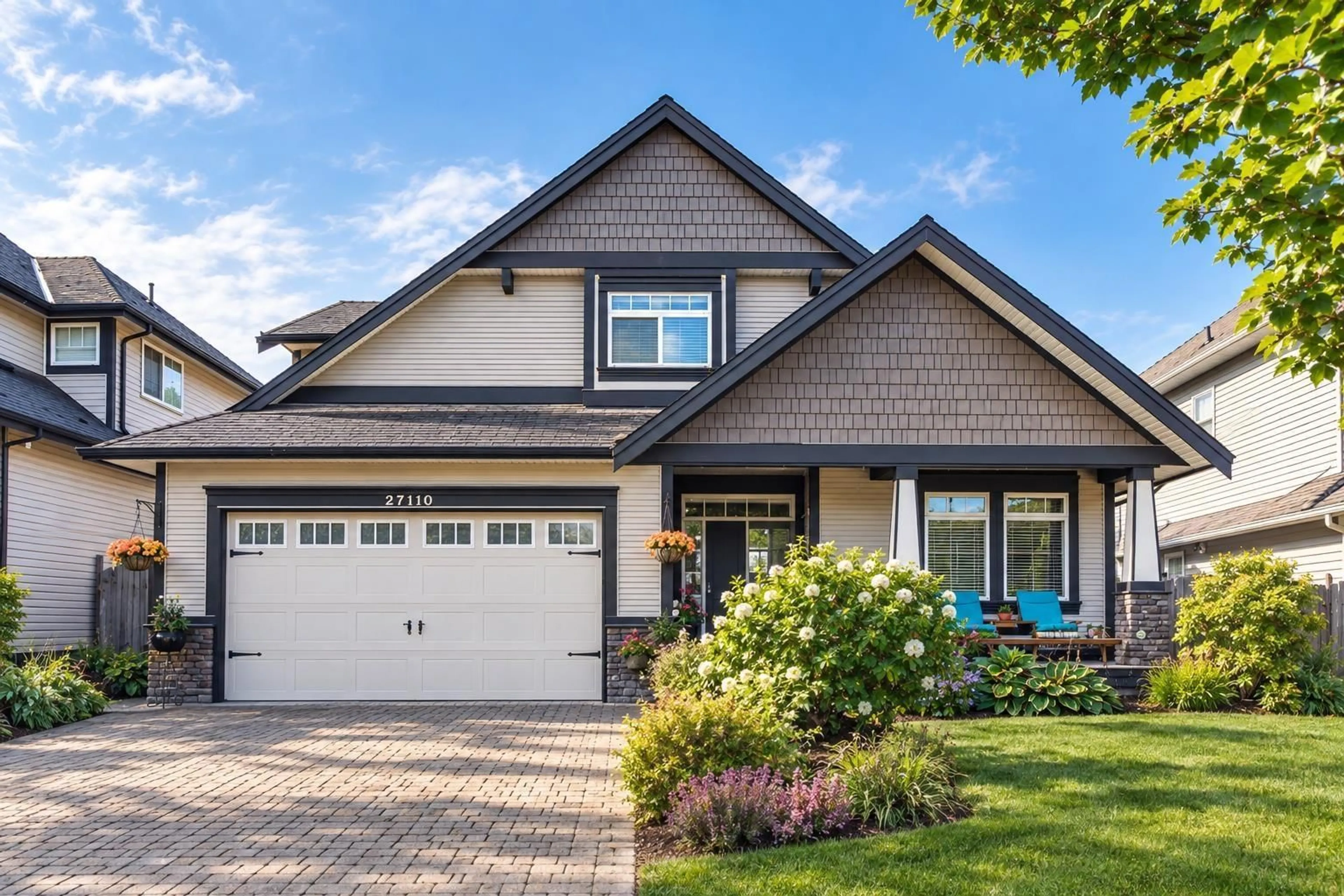 Home with vinyl exterior material, street for 27110 35 AVENUE, Langley British Columbia V4W0A5
