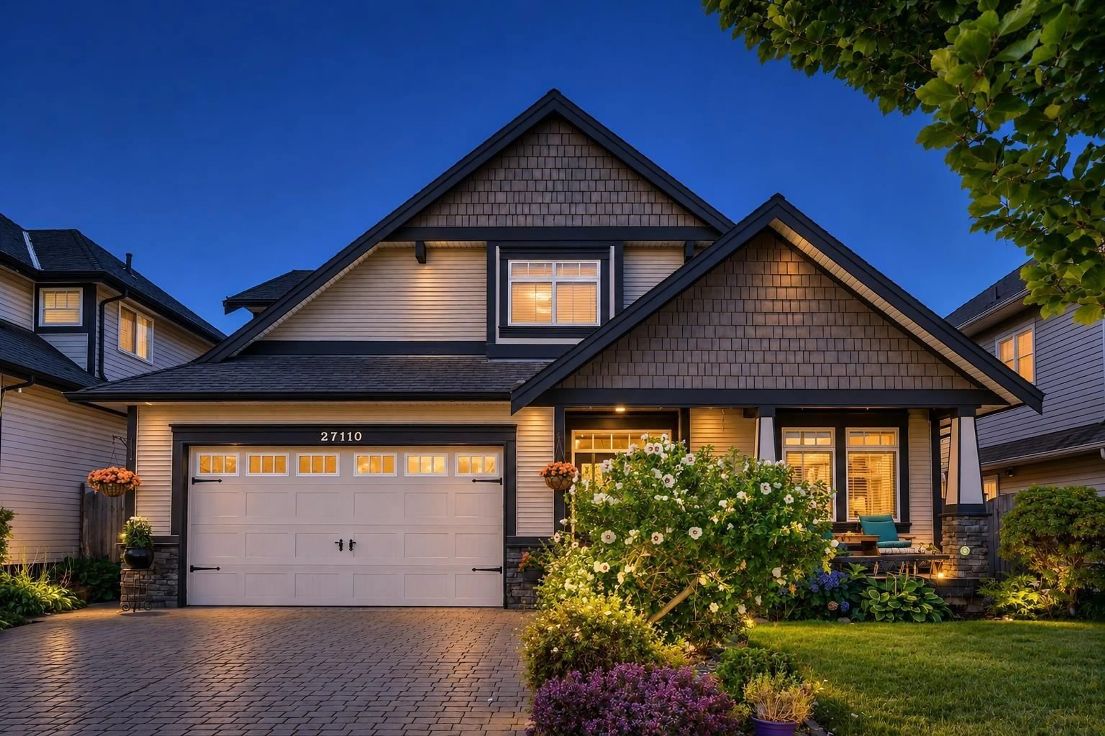 Home with vinyl exterior material, street for 27110 35 AVENUE, Langley British Columbia V4W0A5