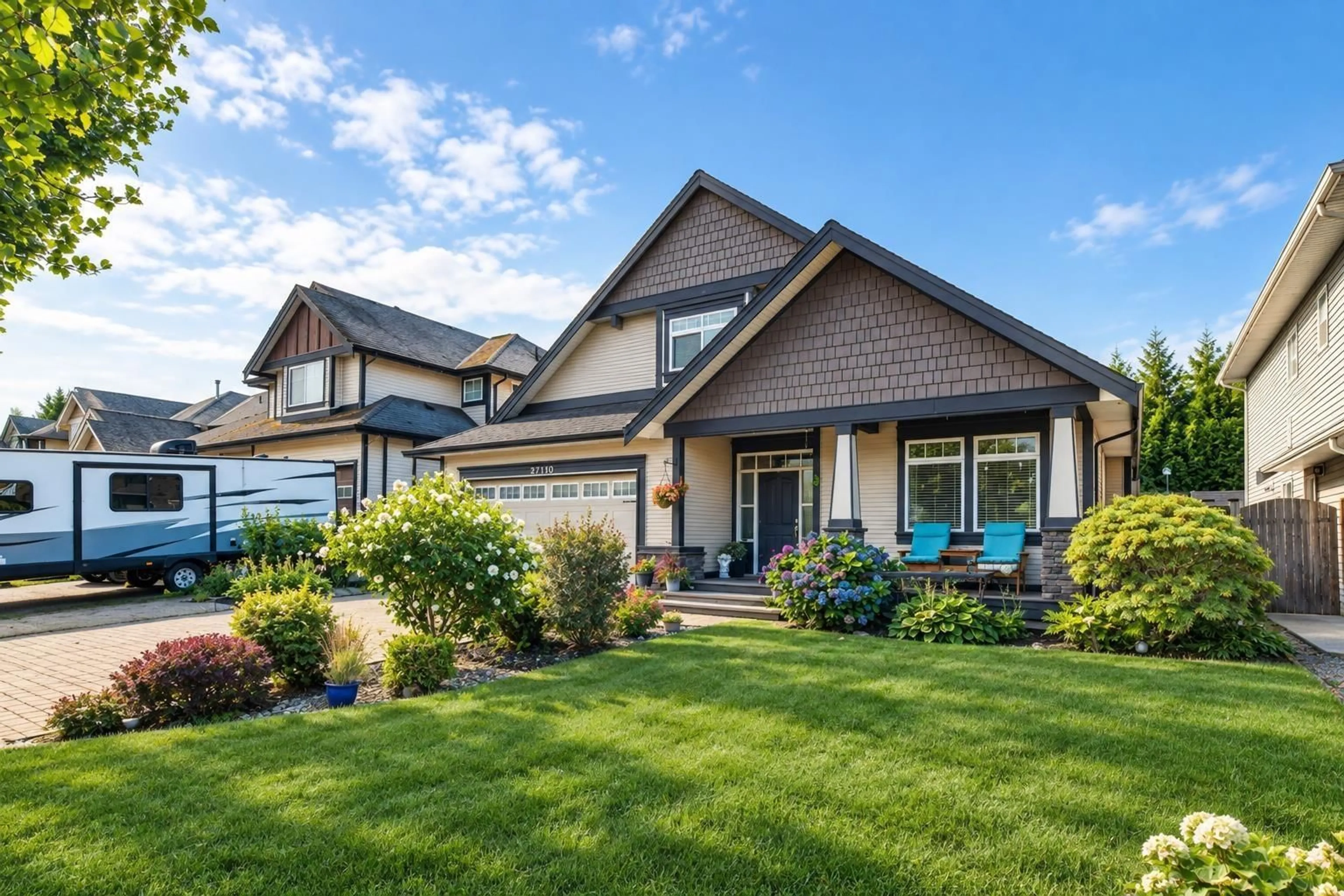 Home with vinyl exterior material, street for 27110 35 AVENUE, Langley British Columbia V4W0A5