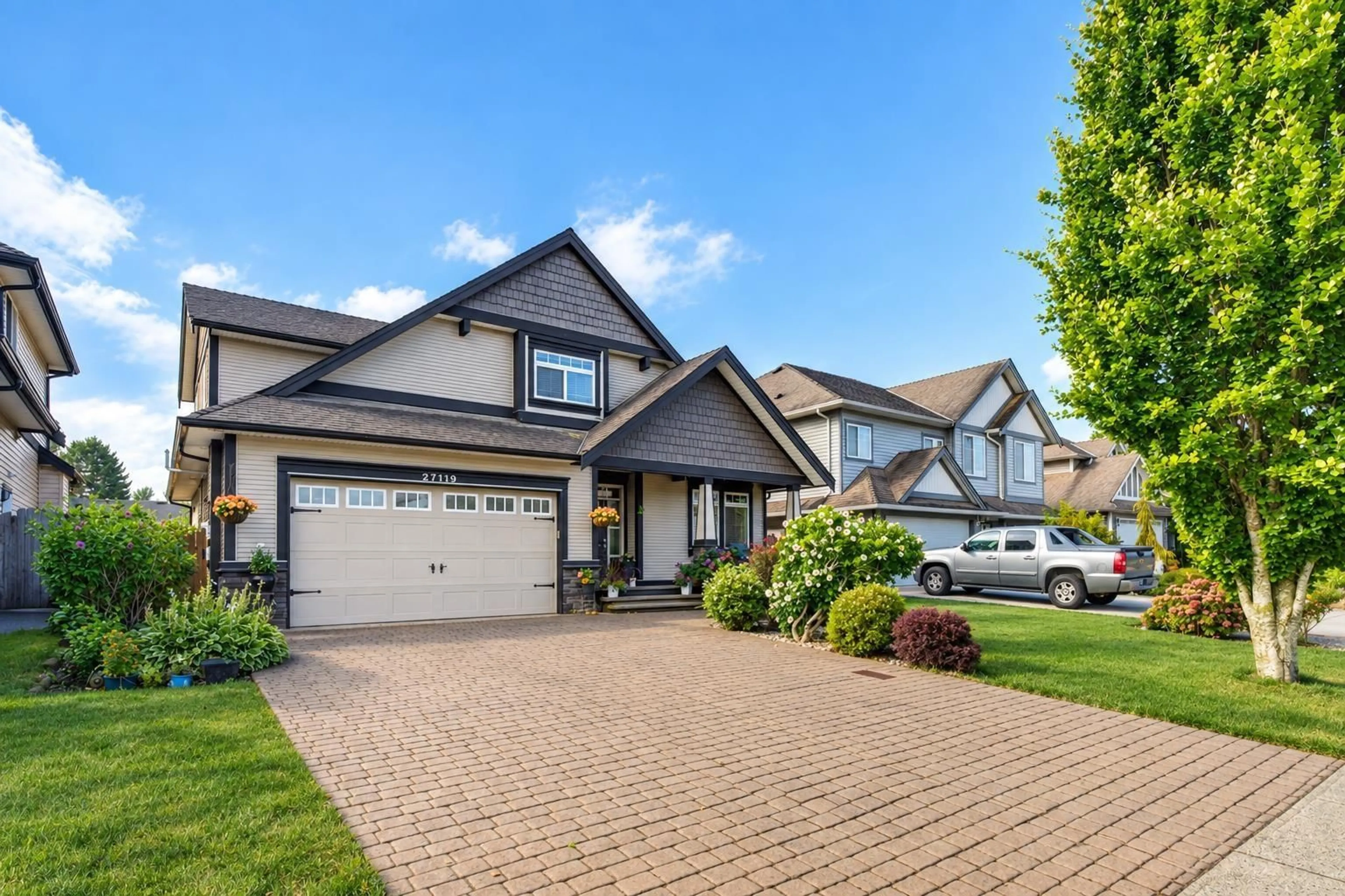 Home with vinyl exterior material, street for 27110 35 AVENUE, Langley British Columbia V4W0A5