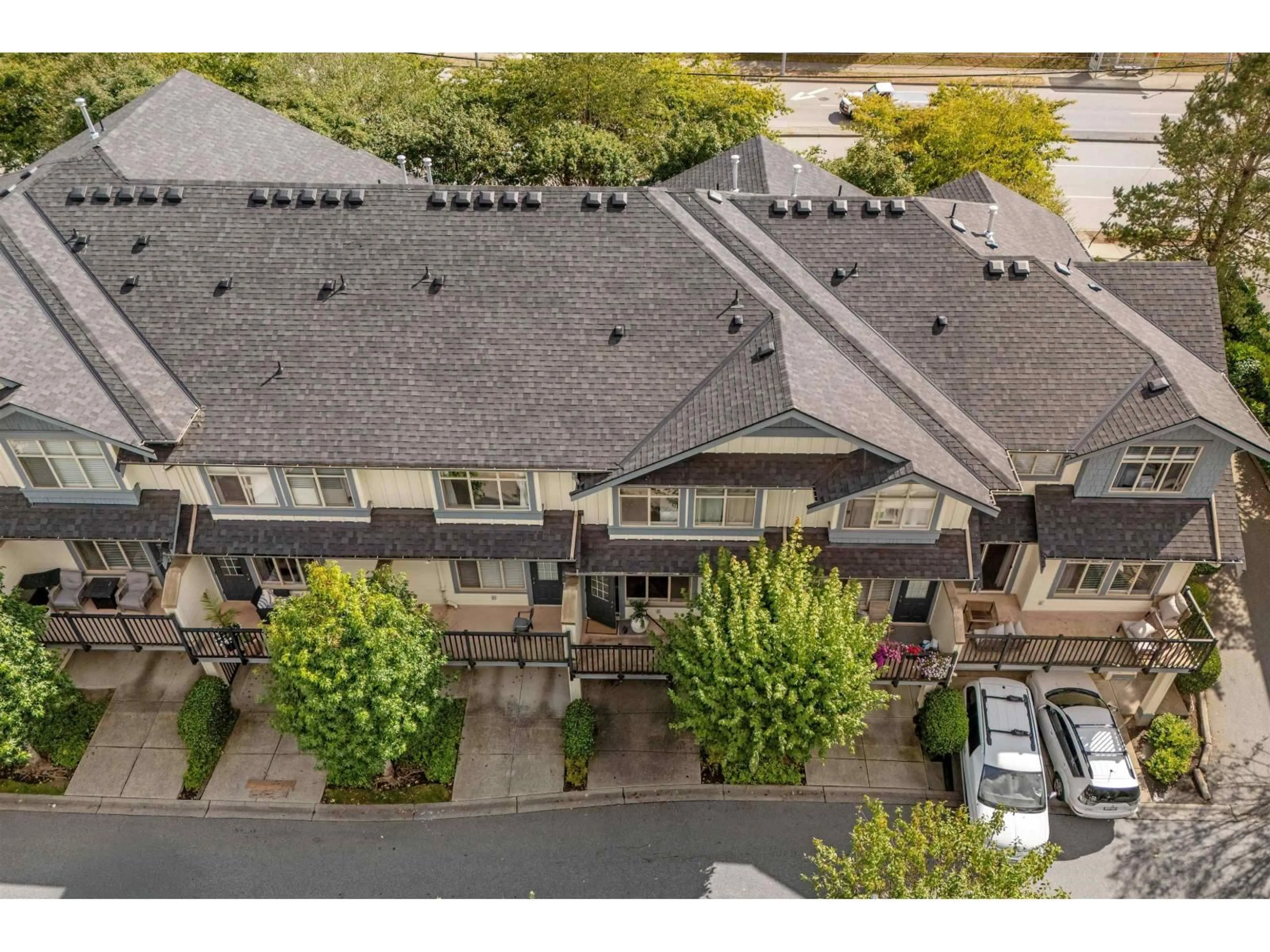 A pic from outside/outdoor area/front of a property/back of a property/a pic from drone, unknown for 11 - 21661 88 AVENUE, Langley British Columbia V1M4E6