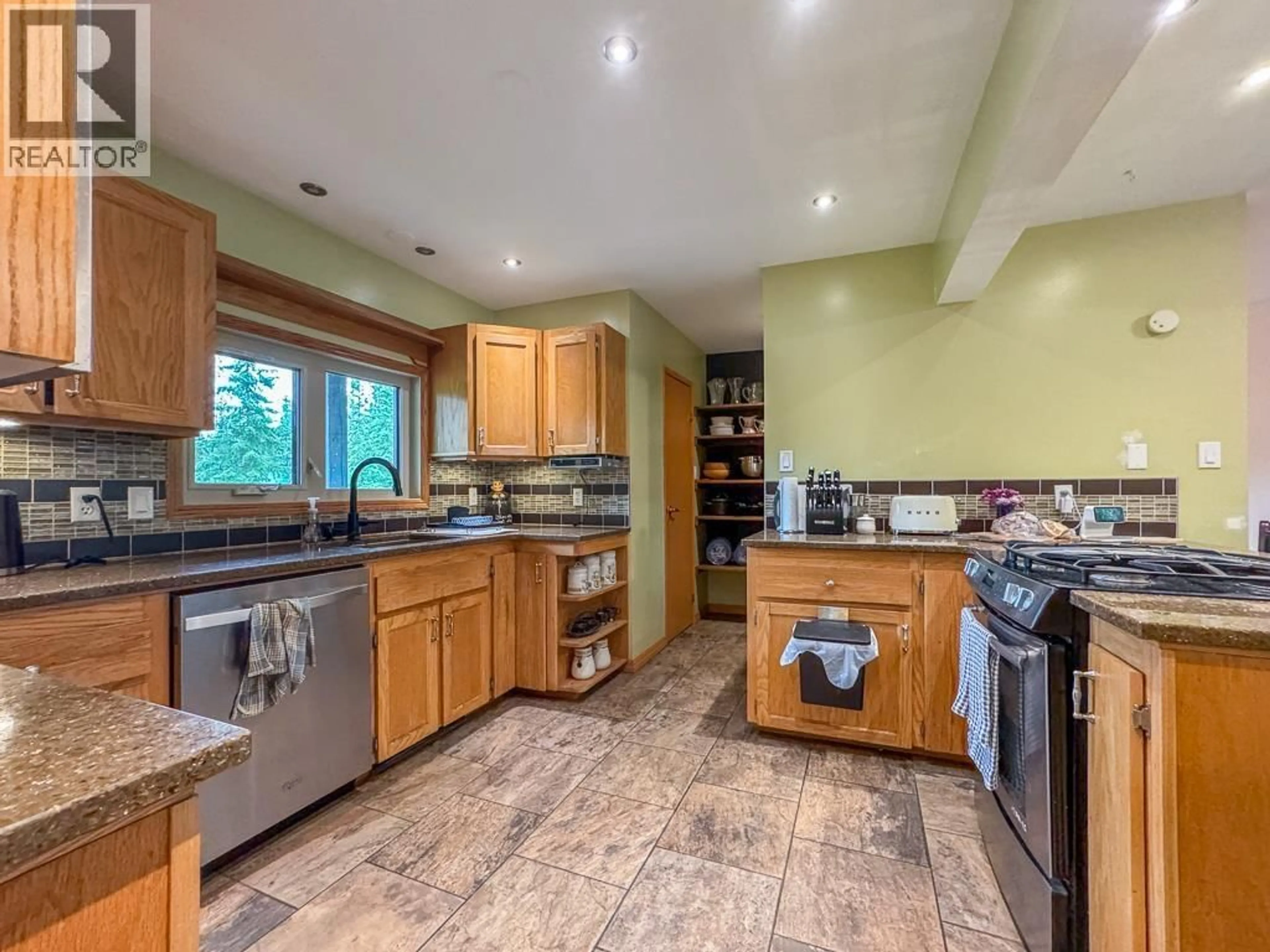 Open concept kitchen, unknown for 1705 MILLAR ROAD, Smithers British Columbia V0J2N6