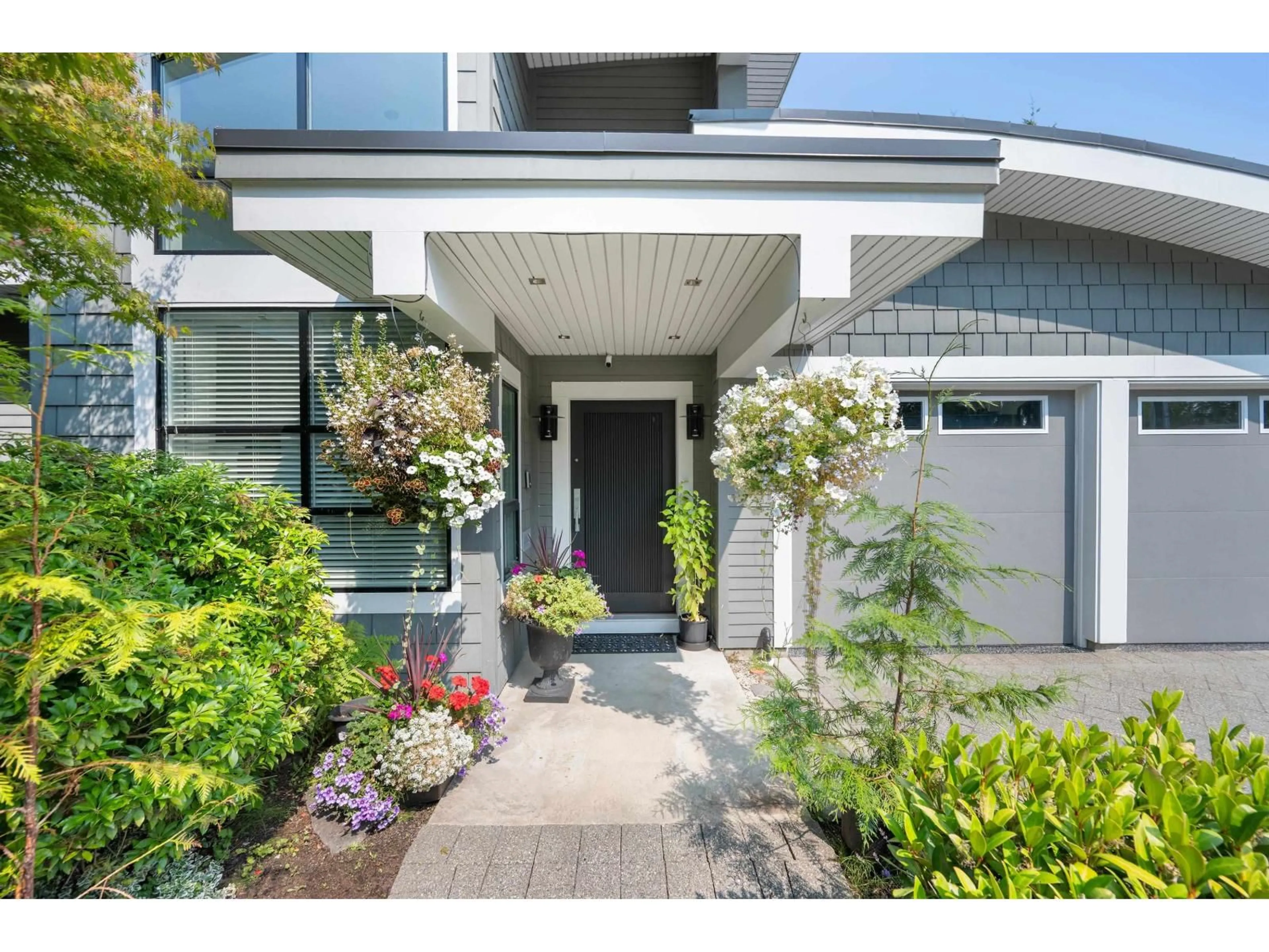 Unknown for 15461 18TH AVENUE, Surrey British Columbia V4A1X1