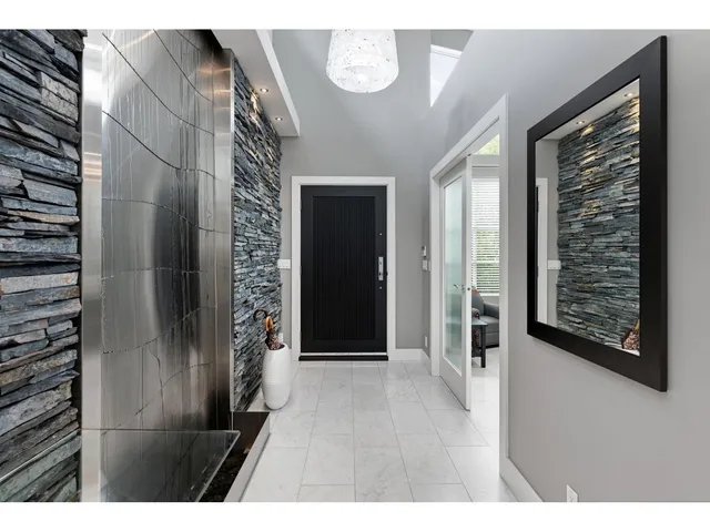 15461 18TH AVENUE, Surrey 4