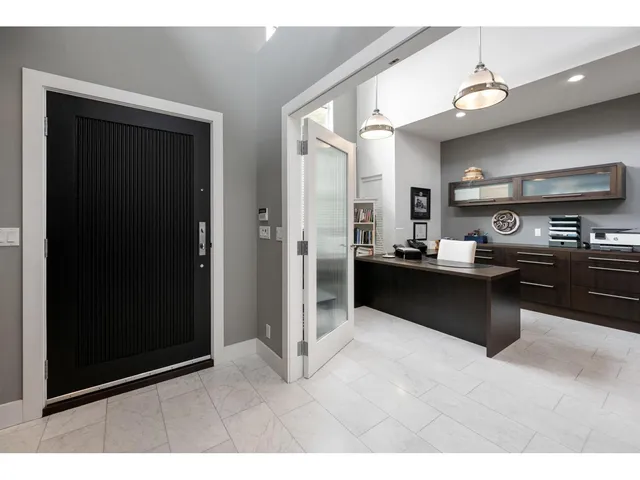 15461 18TH AVENUE, Surrey 5