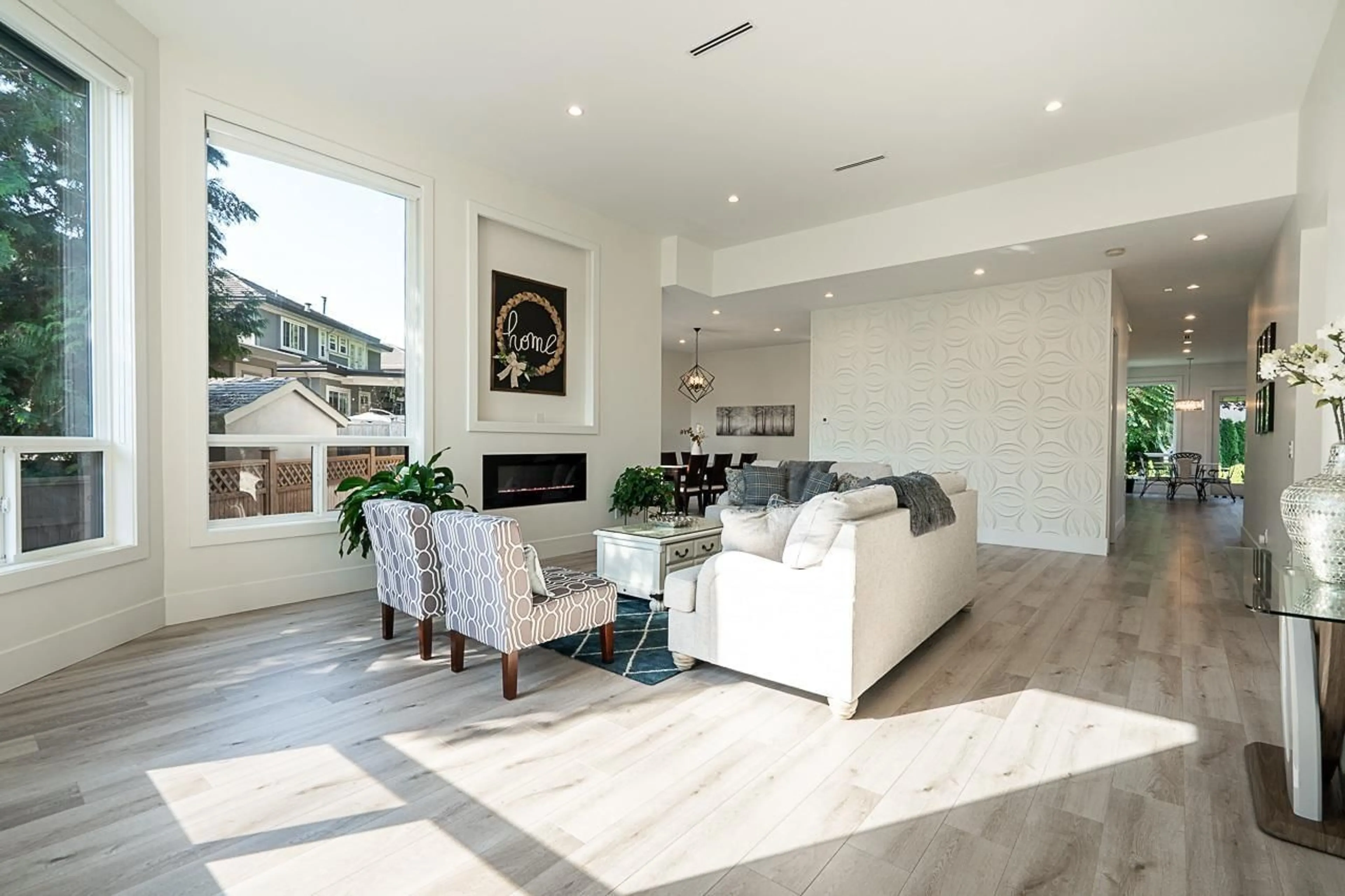 Living room with furniture, unknown for 16177 89 A AVENUE, Surrey British Columbia V4N2Z4