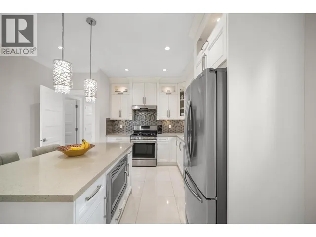 4986 INMAN AVENUE, Burnaby 3