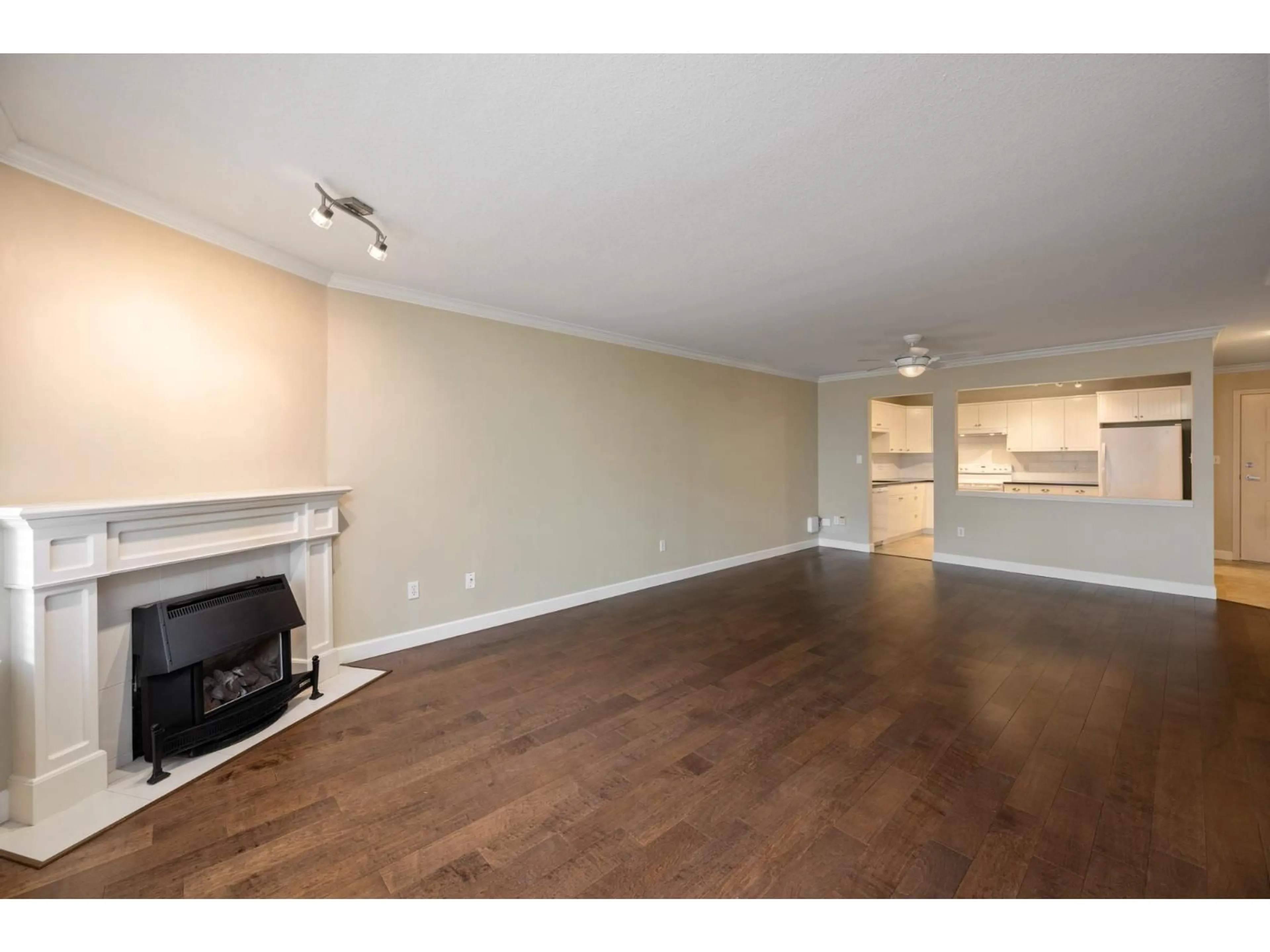 A pic of a room for 112 - 5375 205 STREET, Langley British Columbia V3A7V7