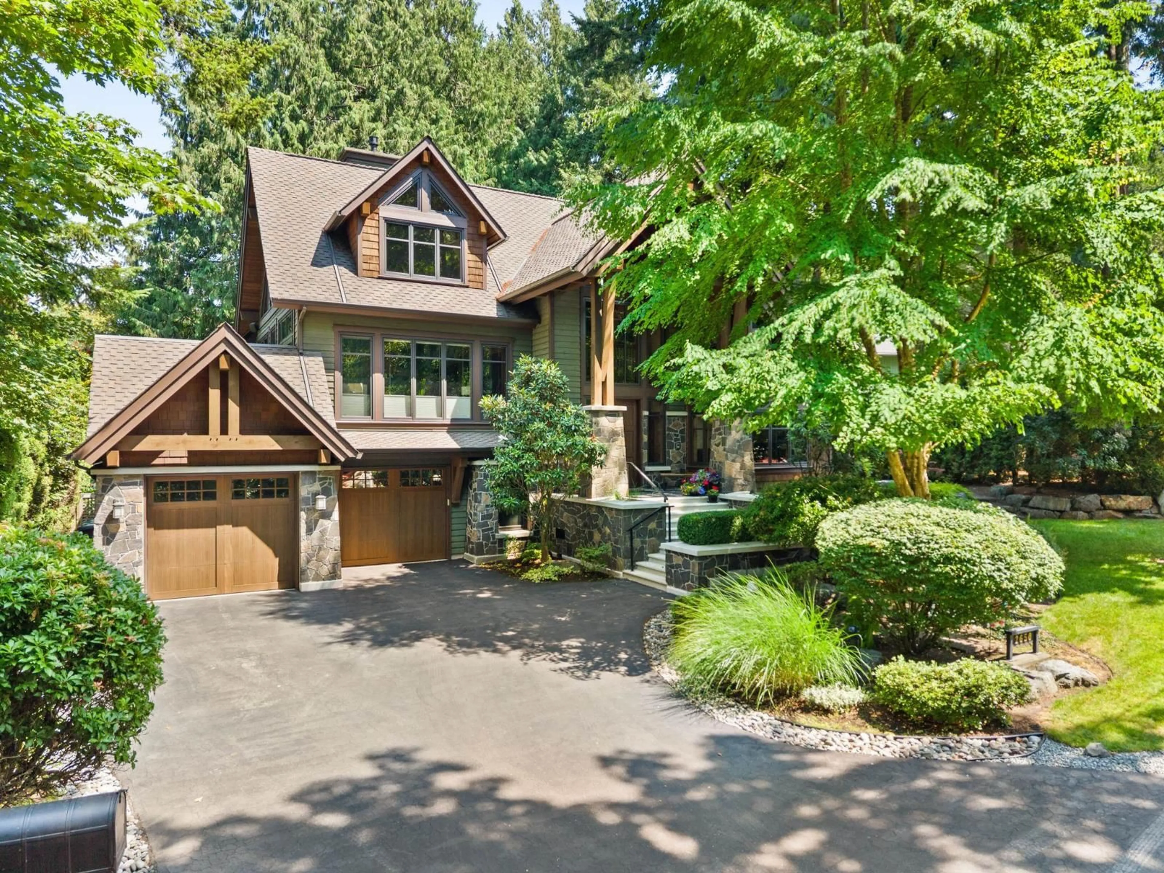 Home with brick exterior material, street for 2650 DOGWOOD DRIVE, Surrey British Columbia V4A3K5