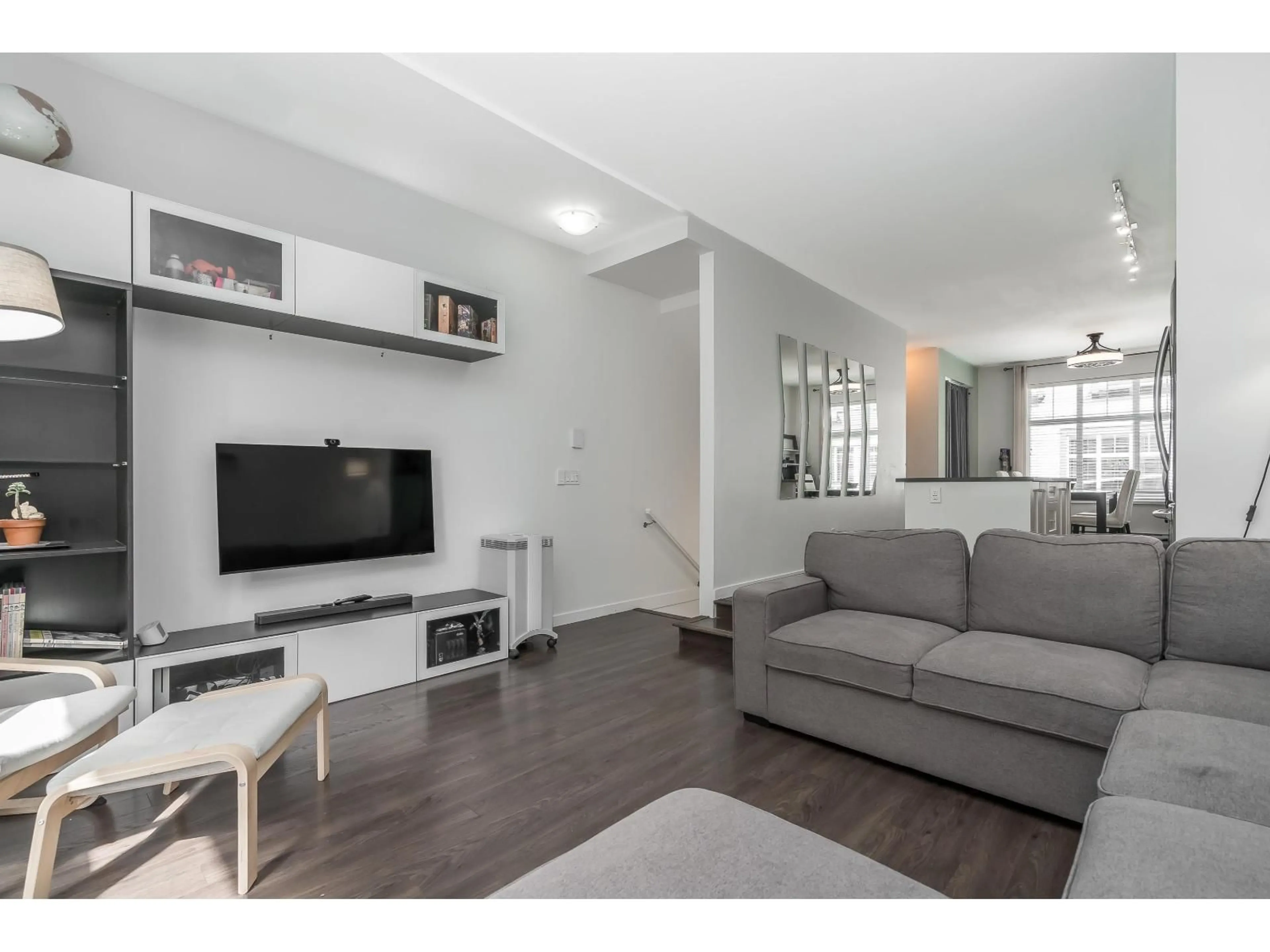 Living room with furniture, unknown for 2 - 253 171 STREET, Surrey British Columbia V3A9P4