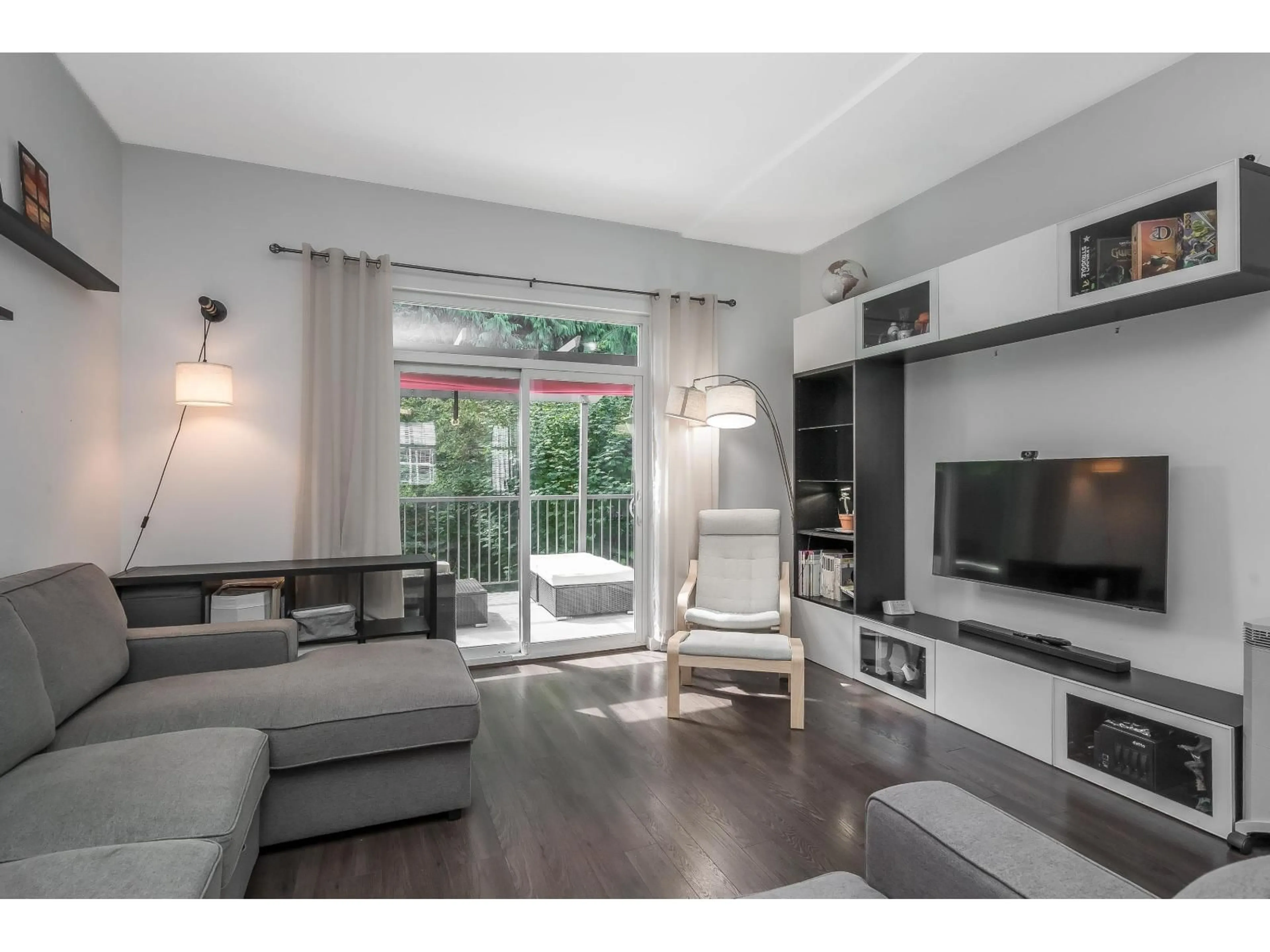 Living room with furniture, unknown for 2 - 253 171 STREET, Surrey British Columbia V3A9P4