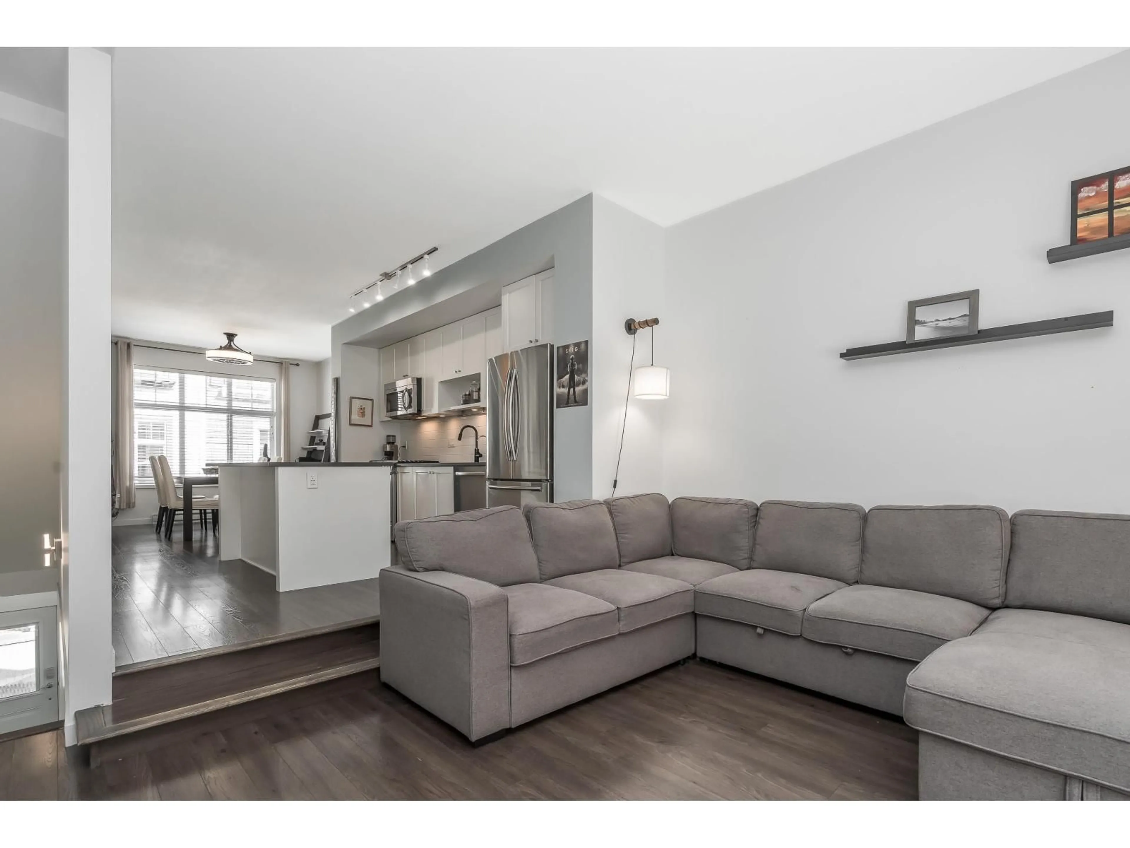 Living room with furniture, unknown for 2 - 253 171 STREET, Surrey British Columbia V3A9P4
