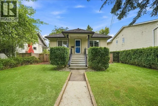 446 KELLY STREET, New Westminster 2