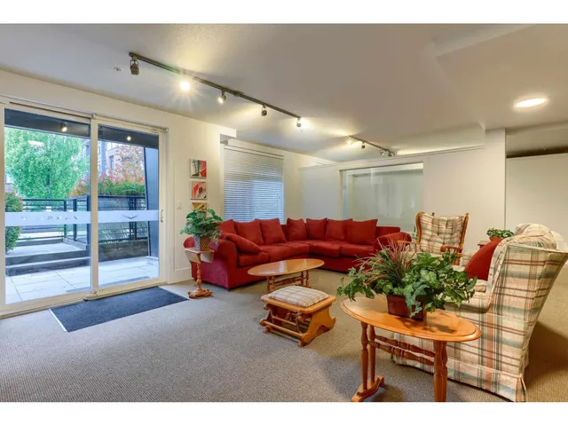 214 - 20078 FRASER HIGHWAY, Langley 5