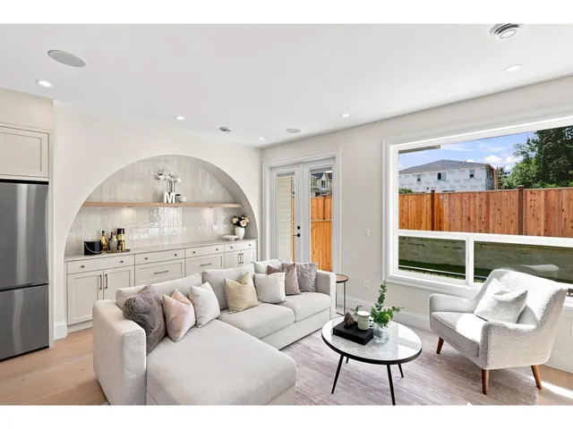 11460 92 AVENUE, Delta 5