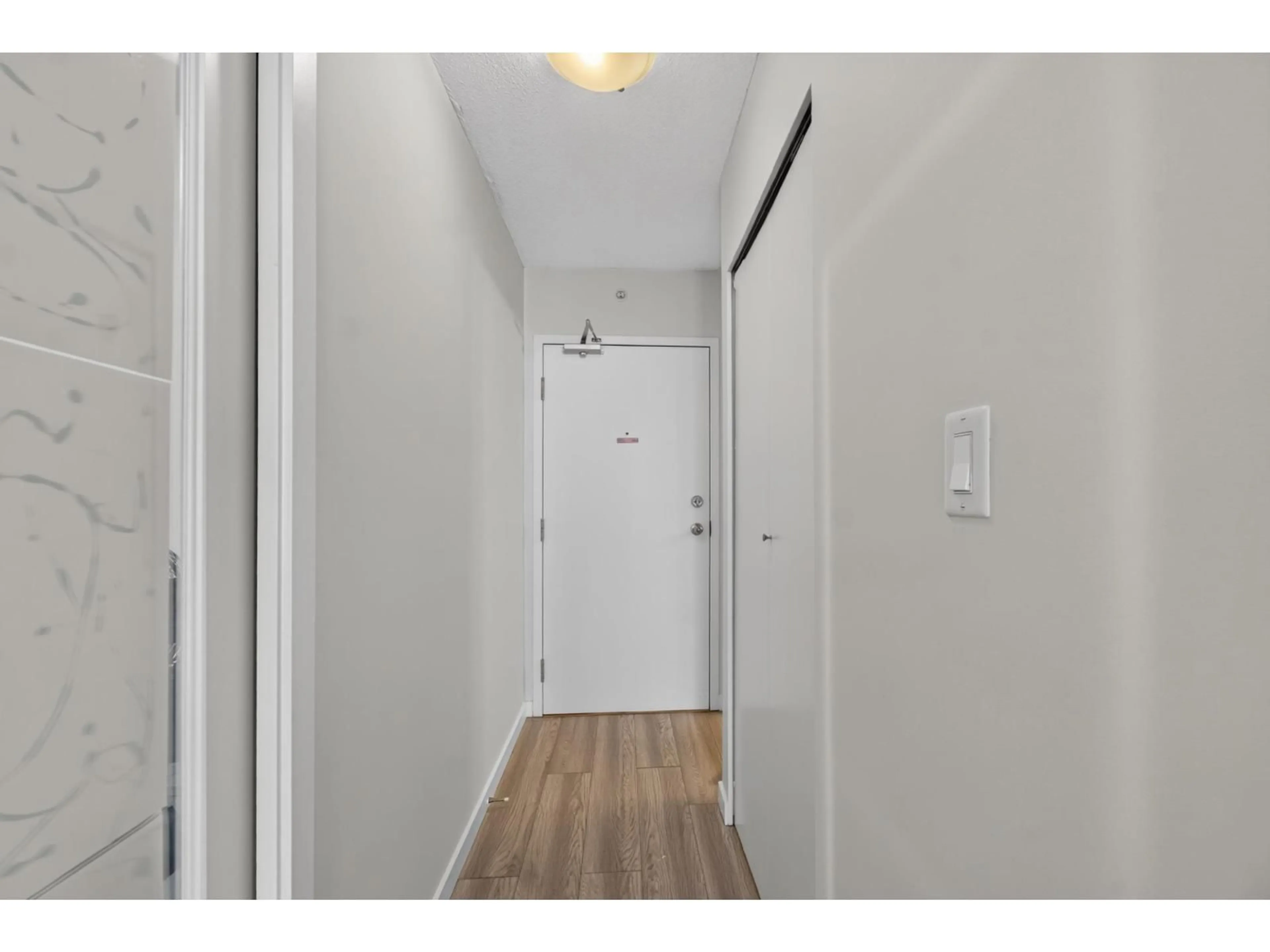 Indoor entryway for 1903 - 13688 100 AVENUE, Surrey British Columbia V3T0G9