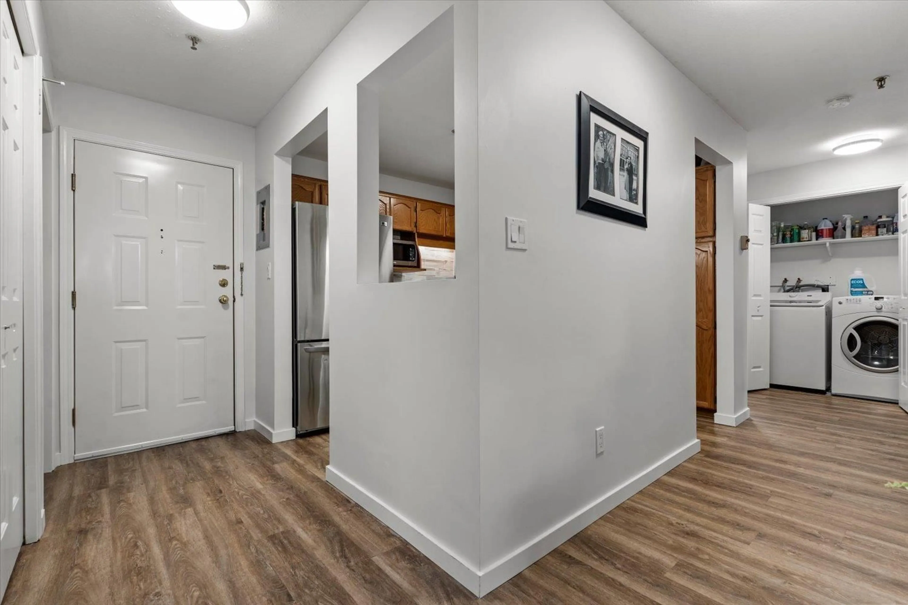 Indoor entryway for 201 - 5710 201 STREET, Langley British Columbia V3A8A8