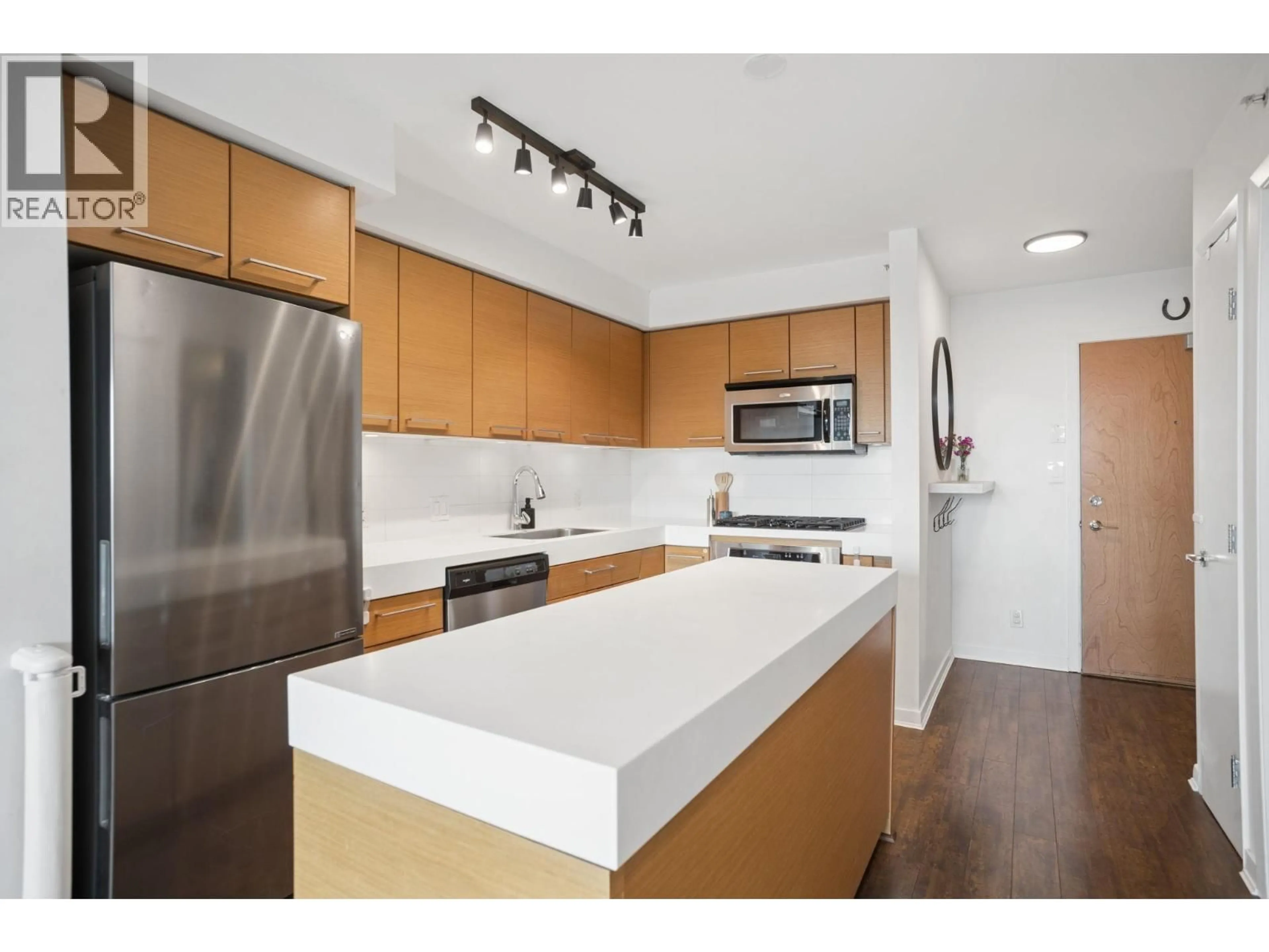 Standard kitchen, wood/laminate floor for 509 - 2770 SOPHIA STREET, Vancouver British Columbia V5T0A4