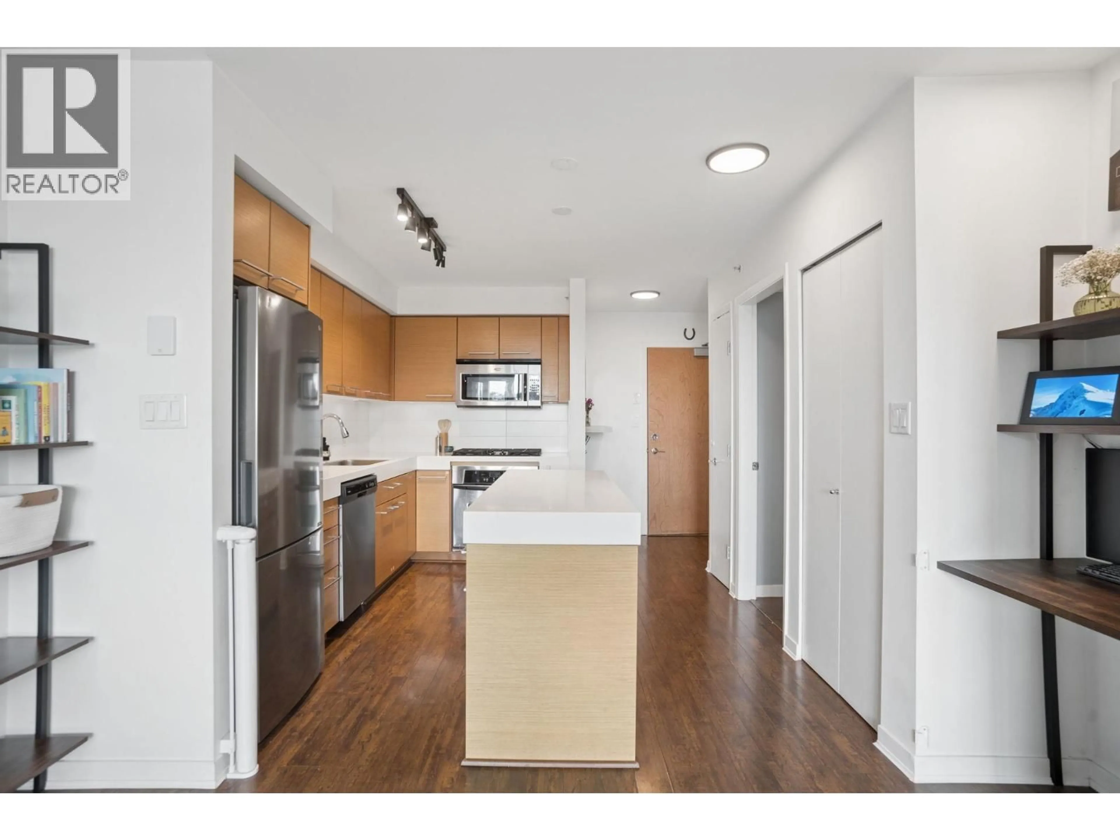 Standard kitchen, wood/laminate floor for 509 - 2770 SOPHIA STREET, Vancouver British Columbia V5T0A4
