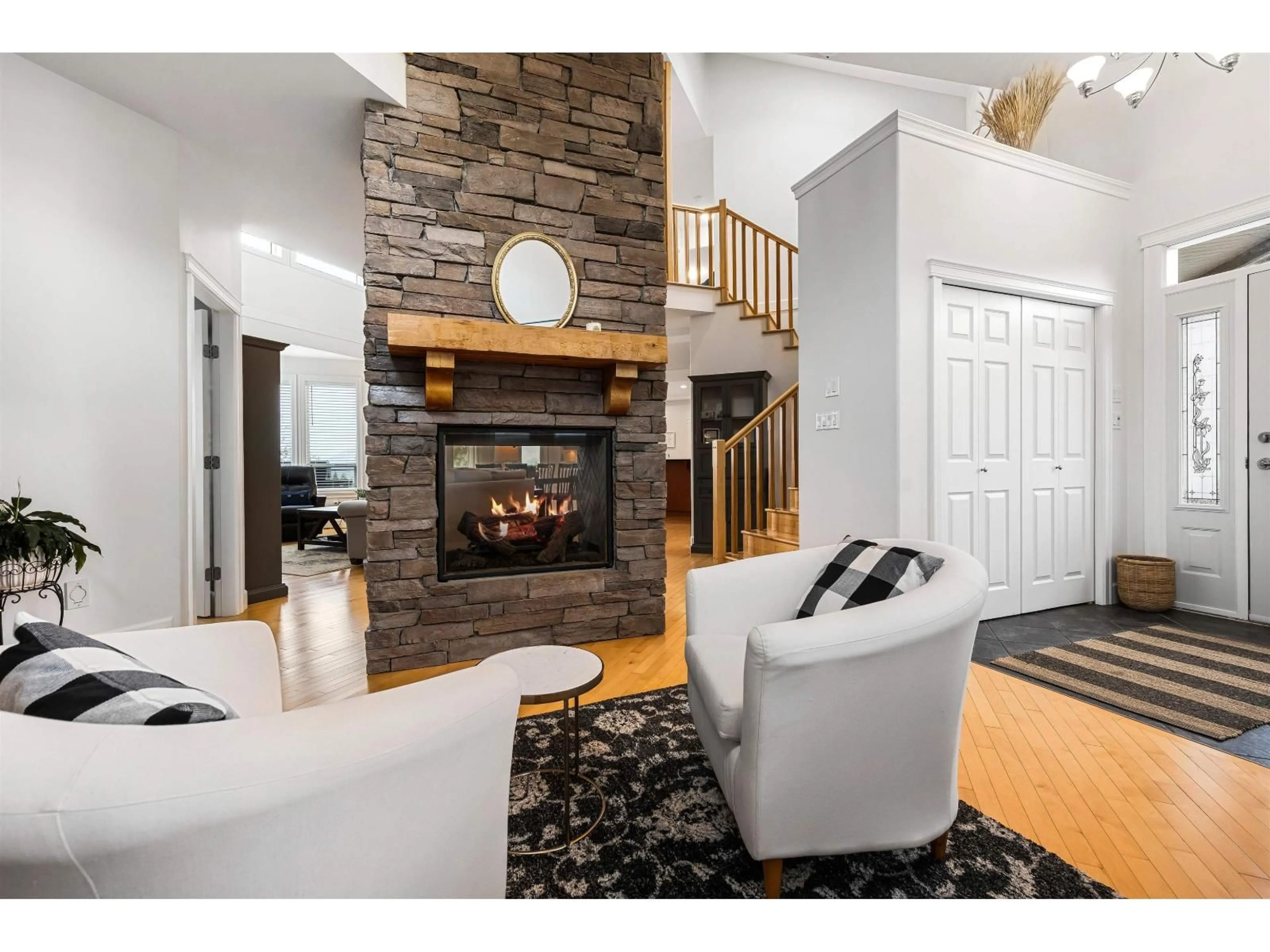 Living room with furniture, unknown for 46052 BRIDLE RIDGE CRESCENT, Chilliwack British Columbia V2R5W2