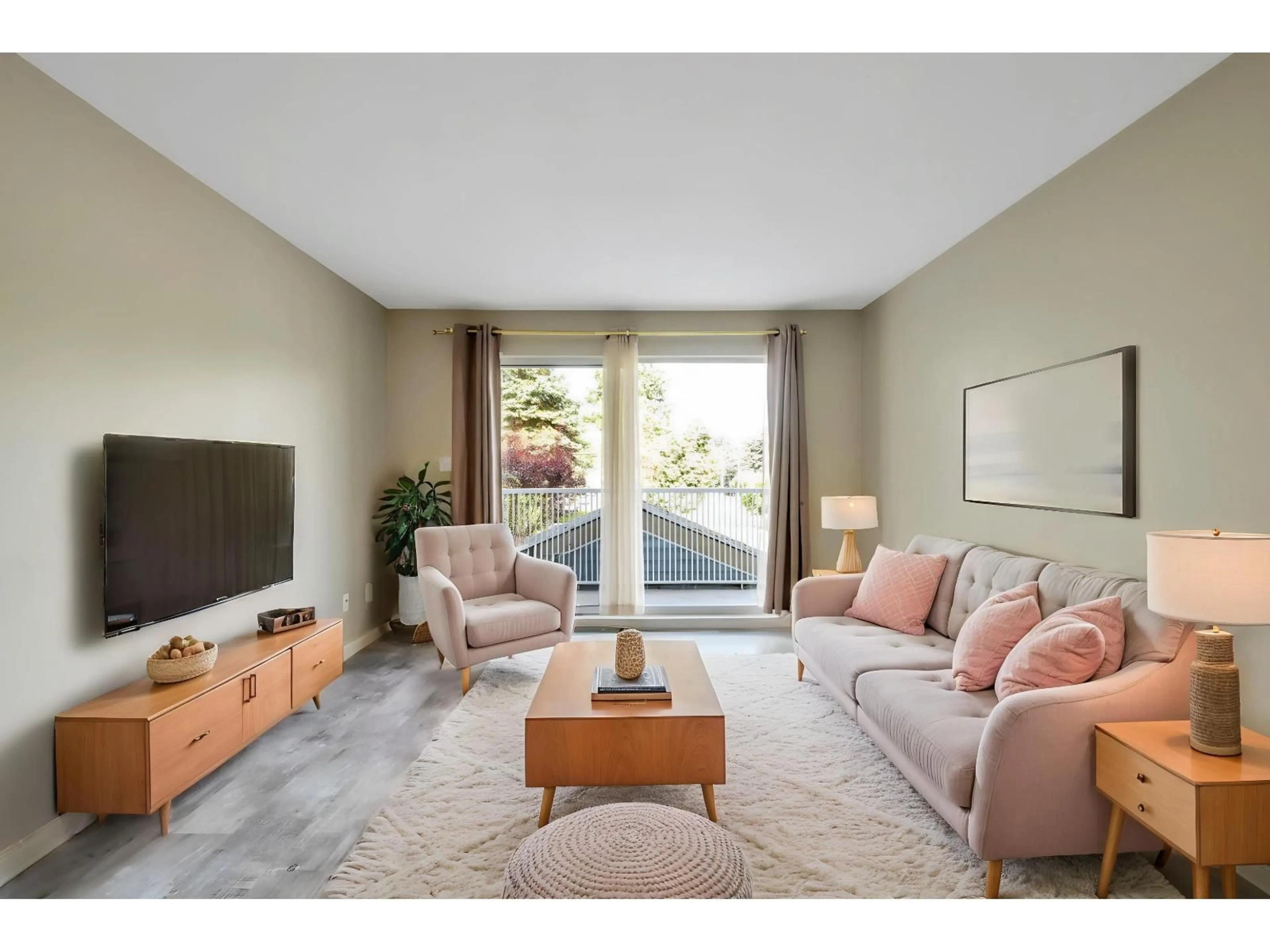 Living room with furniture, unknown for 102 - 2750 FULLER STREET, Abbotsford British Columbia V2S3K1