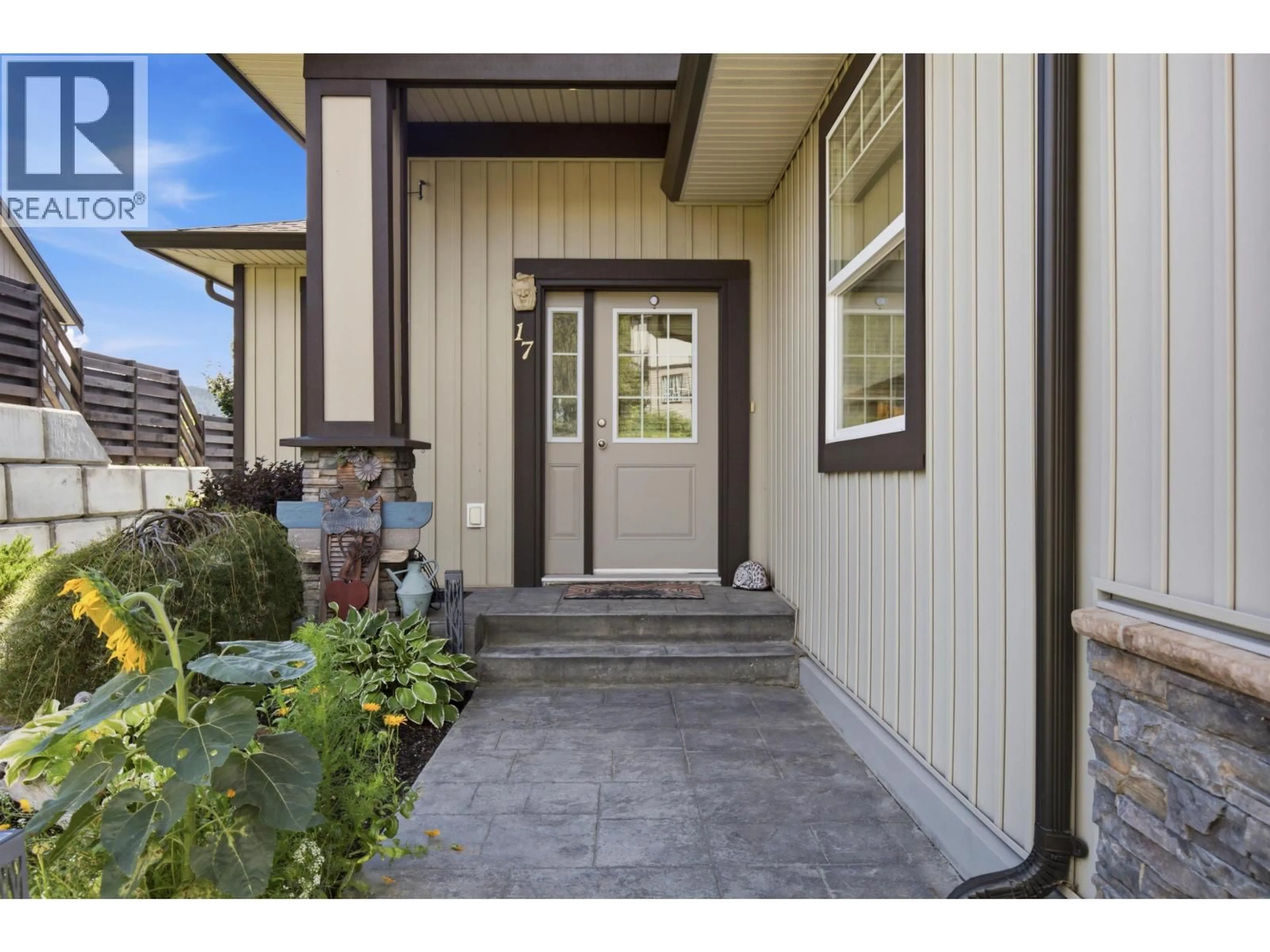 Indoor entryway for 17 - 1880 HAMEL ROAD, Williams Lake British Columbia V2G0A4