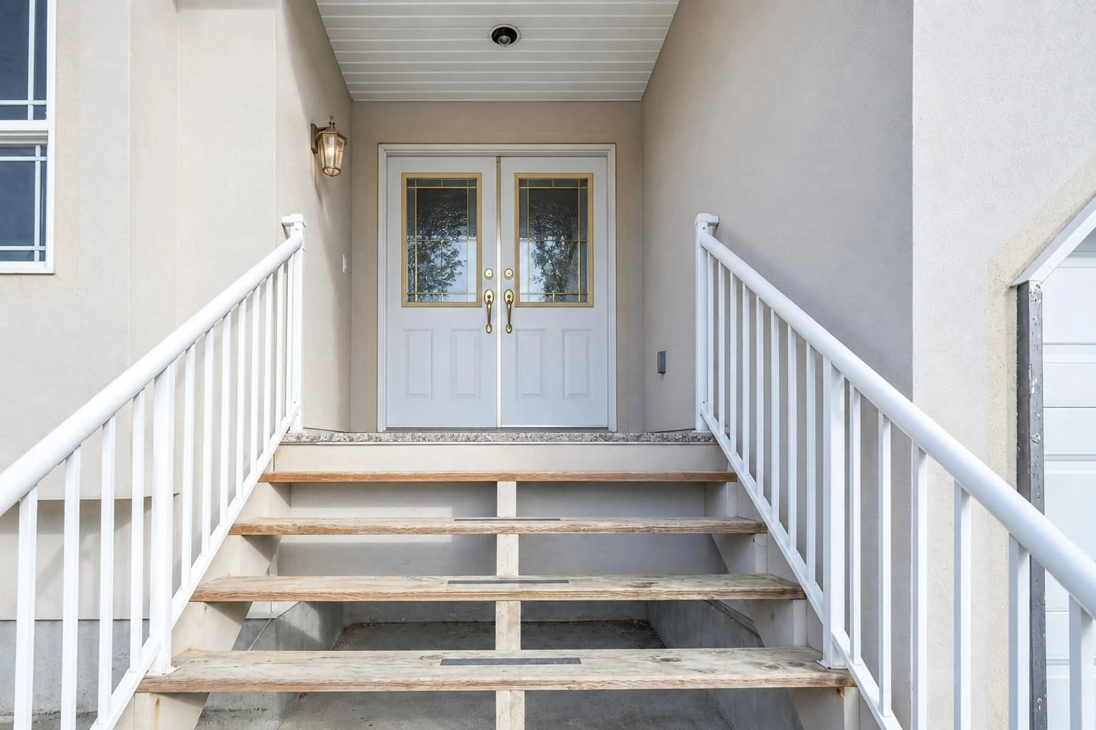 Indoor entryway for 35683 TIMBERLANE DRIVE, Abbotsford British Columbia V3G1L6
