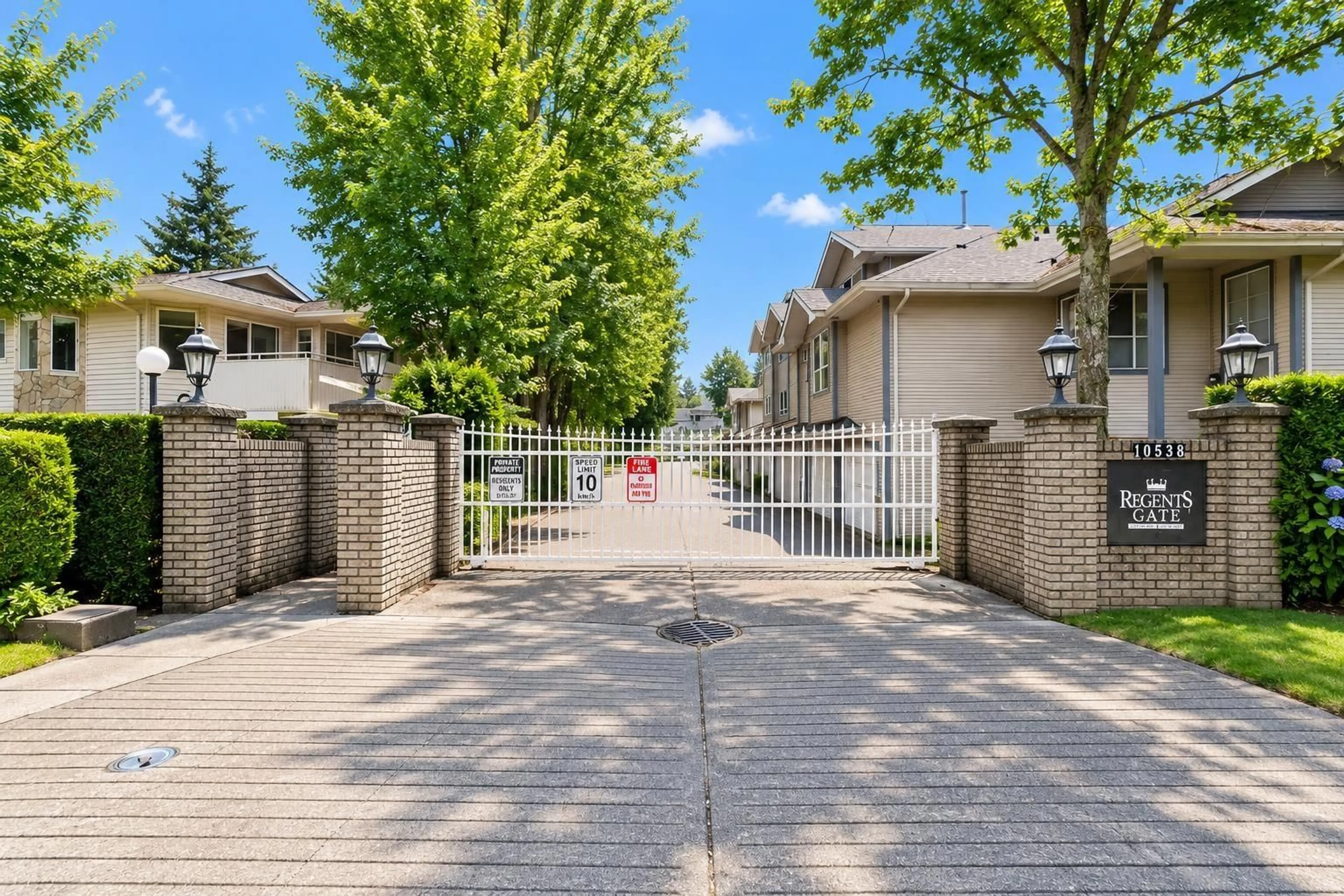 Patio, street for 104 - 10538 153 STREET, Surrey British Columbia V3R0G6