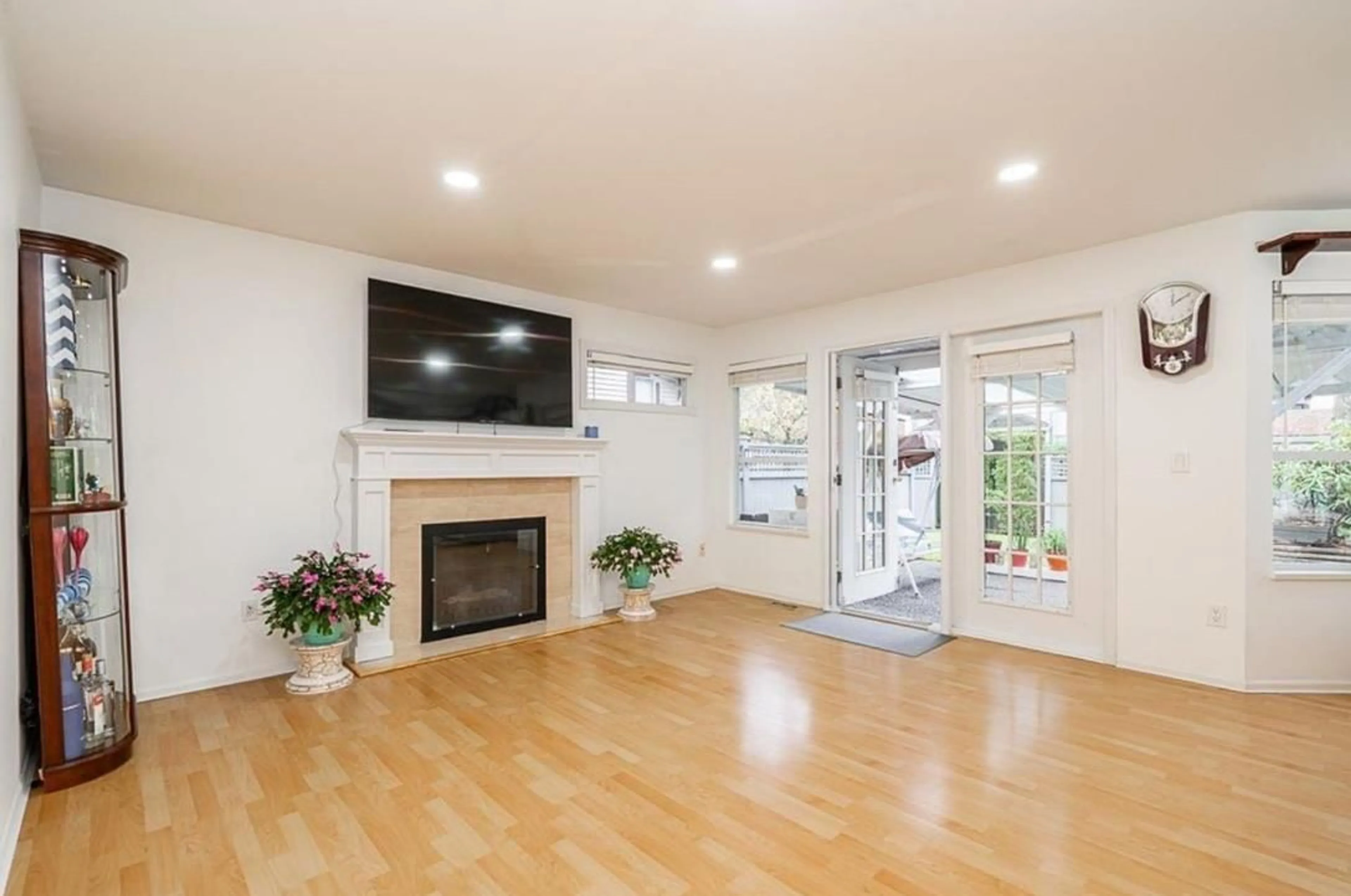 Unknown for 104 - 10538 153 STREET, Surrey British Columbia V3R0G6