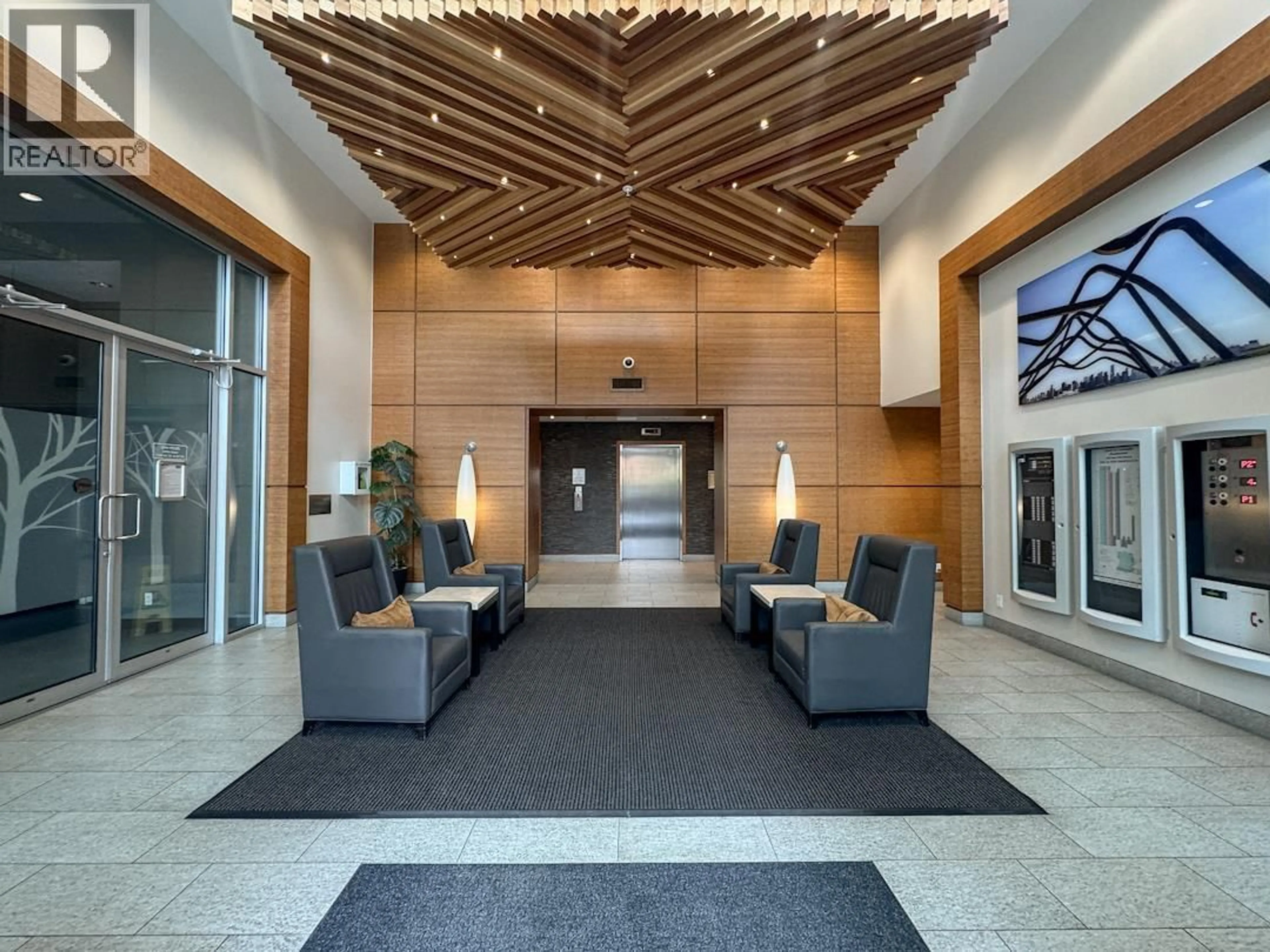 Lobby for 321 - 135 17TH STREET, North Vancouver British Columbia V7L0C4
